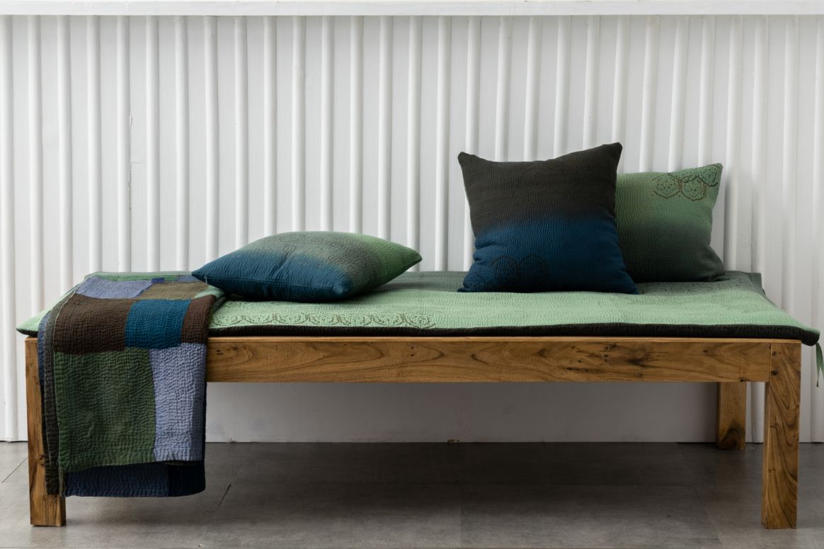 COTTON OMBRE DAY BED MATTRESS COVER - AVOCADO