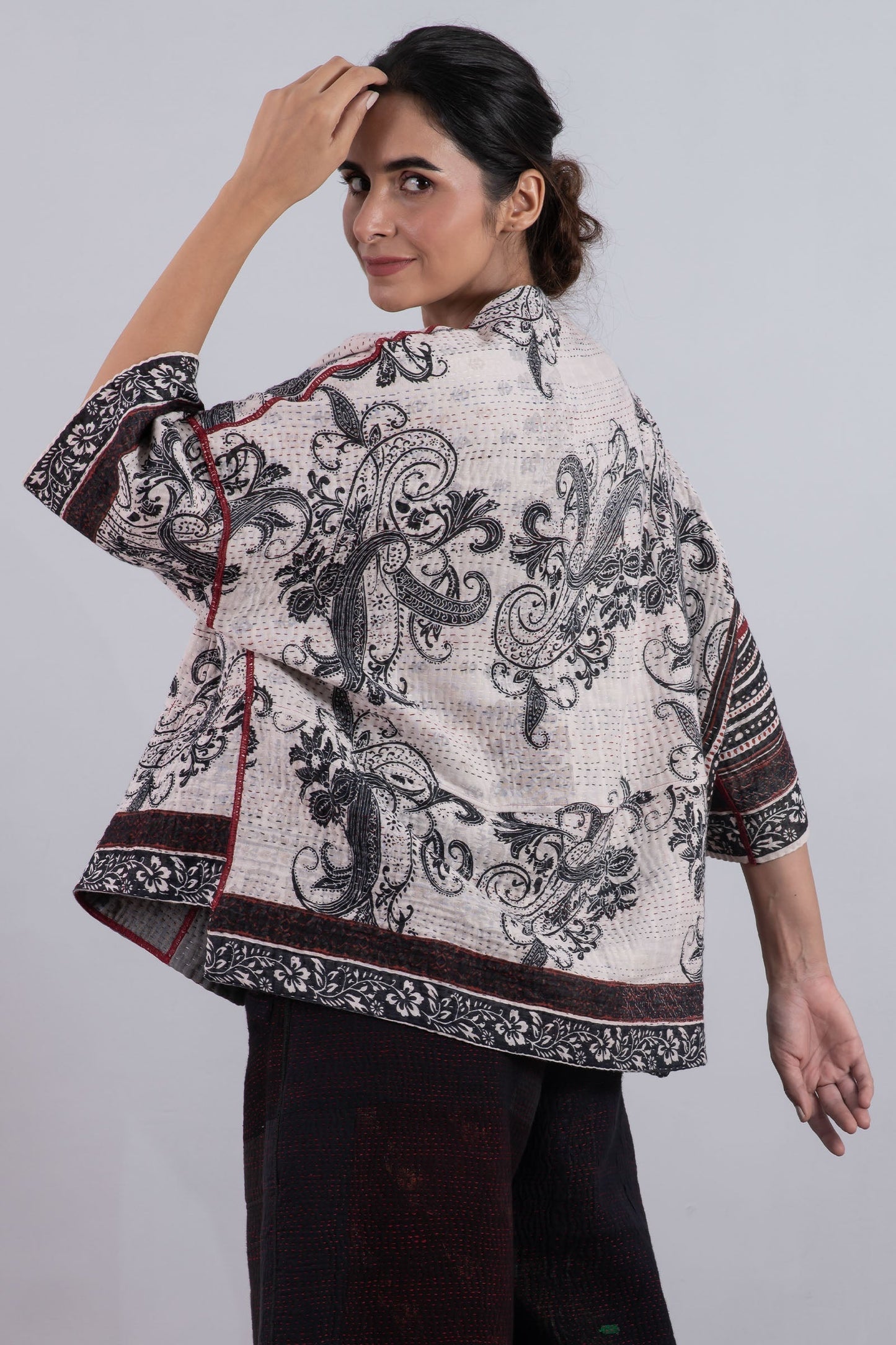 PAISLEY & PATCH KANTHA STRAIGHT NECK JKT - py4058-wht -