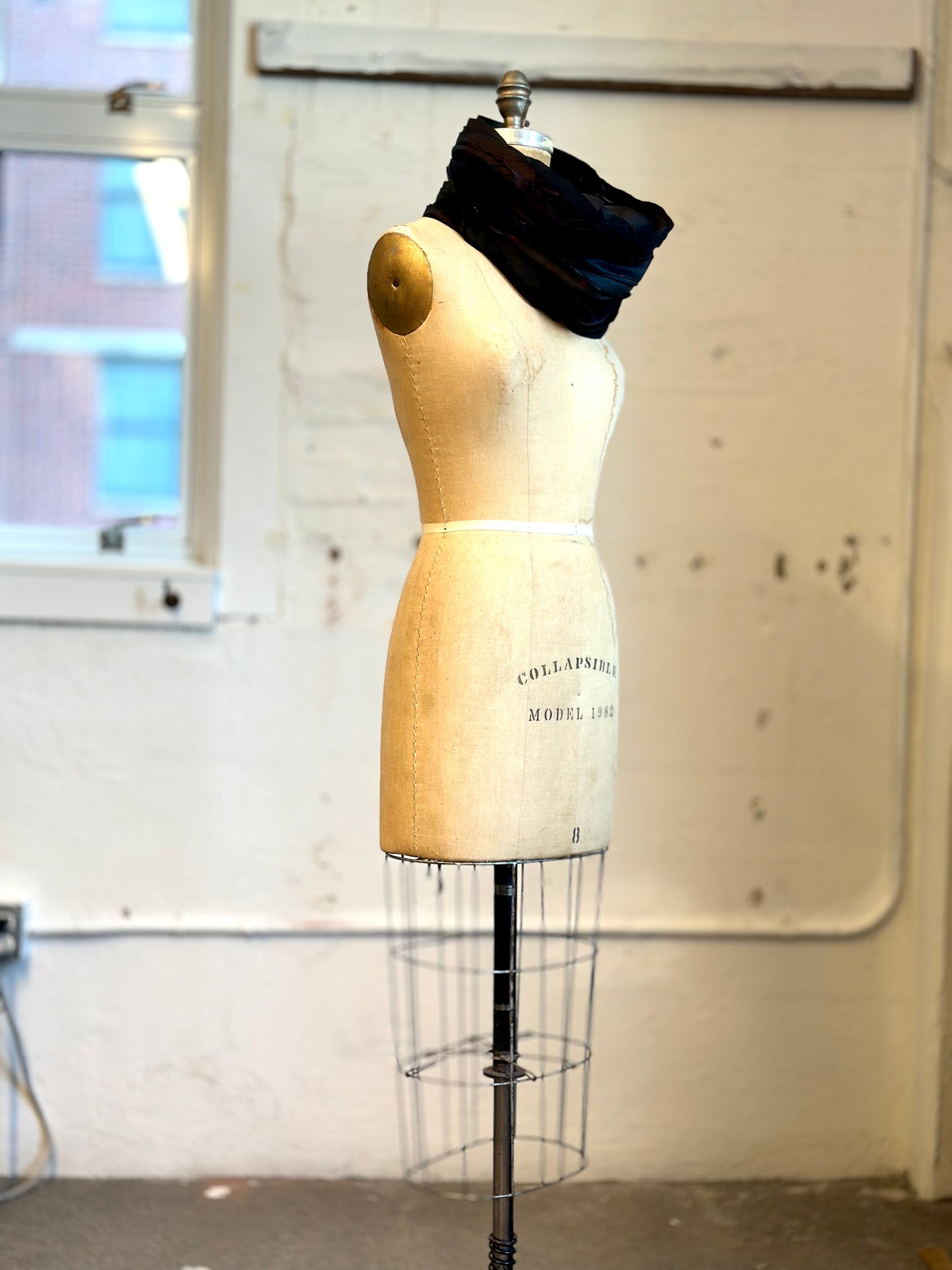 WAVY STRIPE KANTHA COWL NECK TUBE - wv2846-blk -