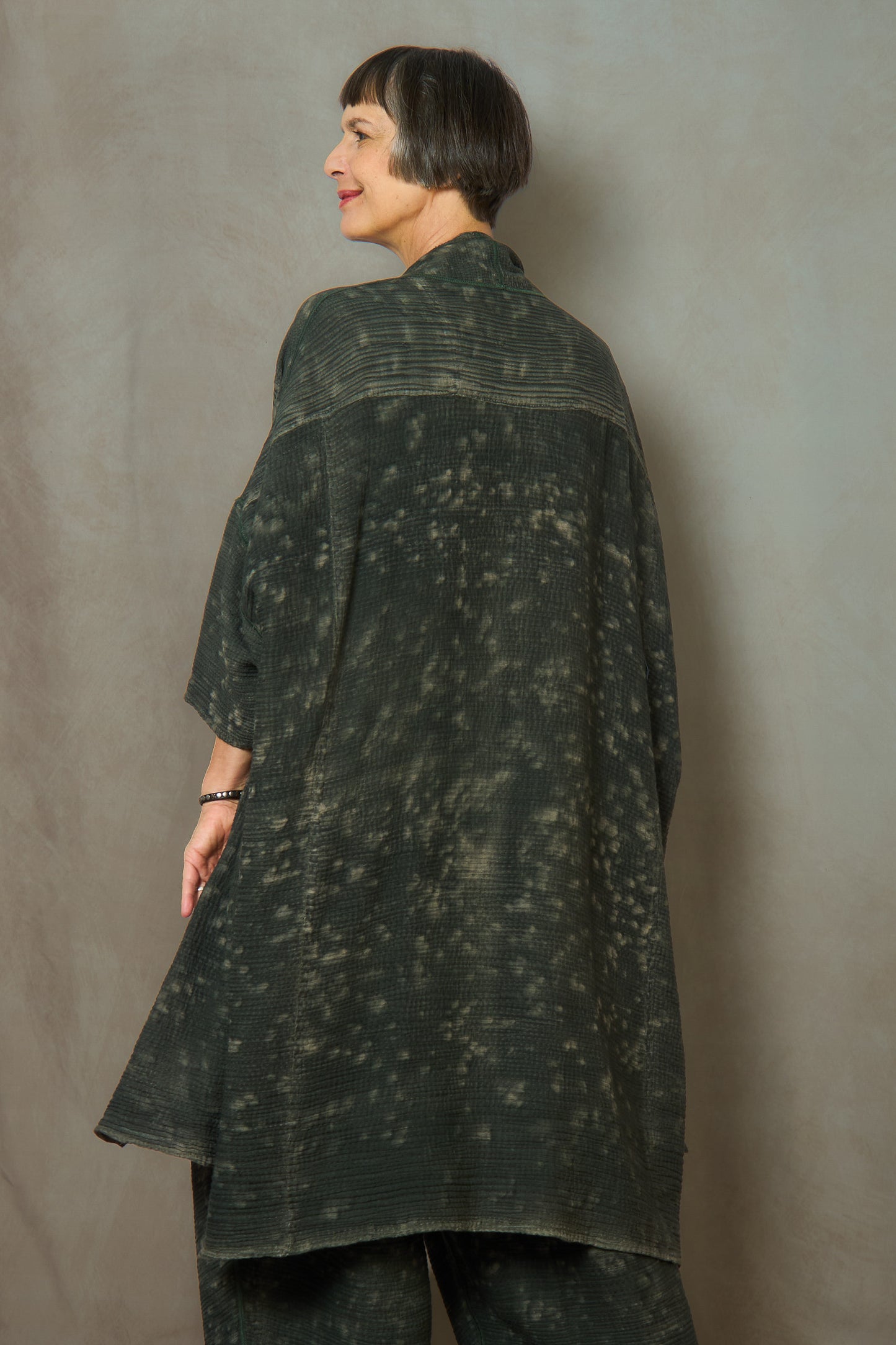 SAND SUN DYE RIPPLE KANTHA PONCHO TOPPER - rs2356-grn -