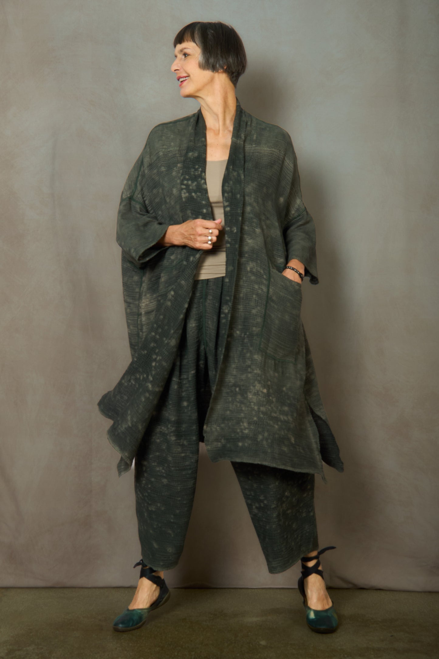 SAND SUN DYE RIPPLE KANTHA PONCHO TOPPER - rs2356-grn -