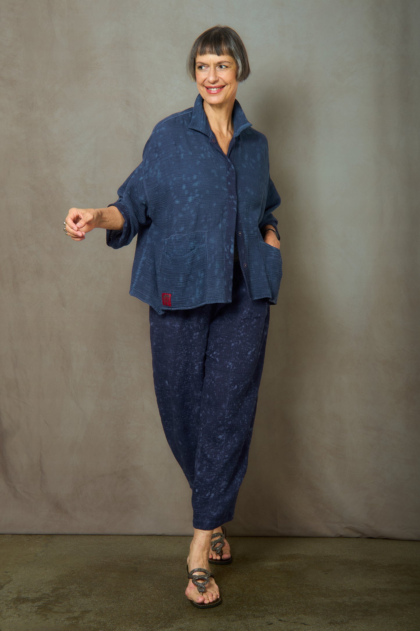 SAND SUN DYE RIPPLE KANTHA CROPPED TENT SHIRT - rs2596-blu -