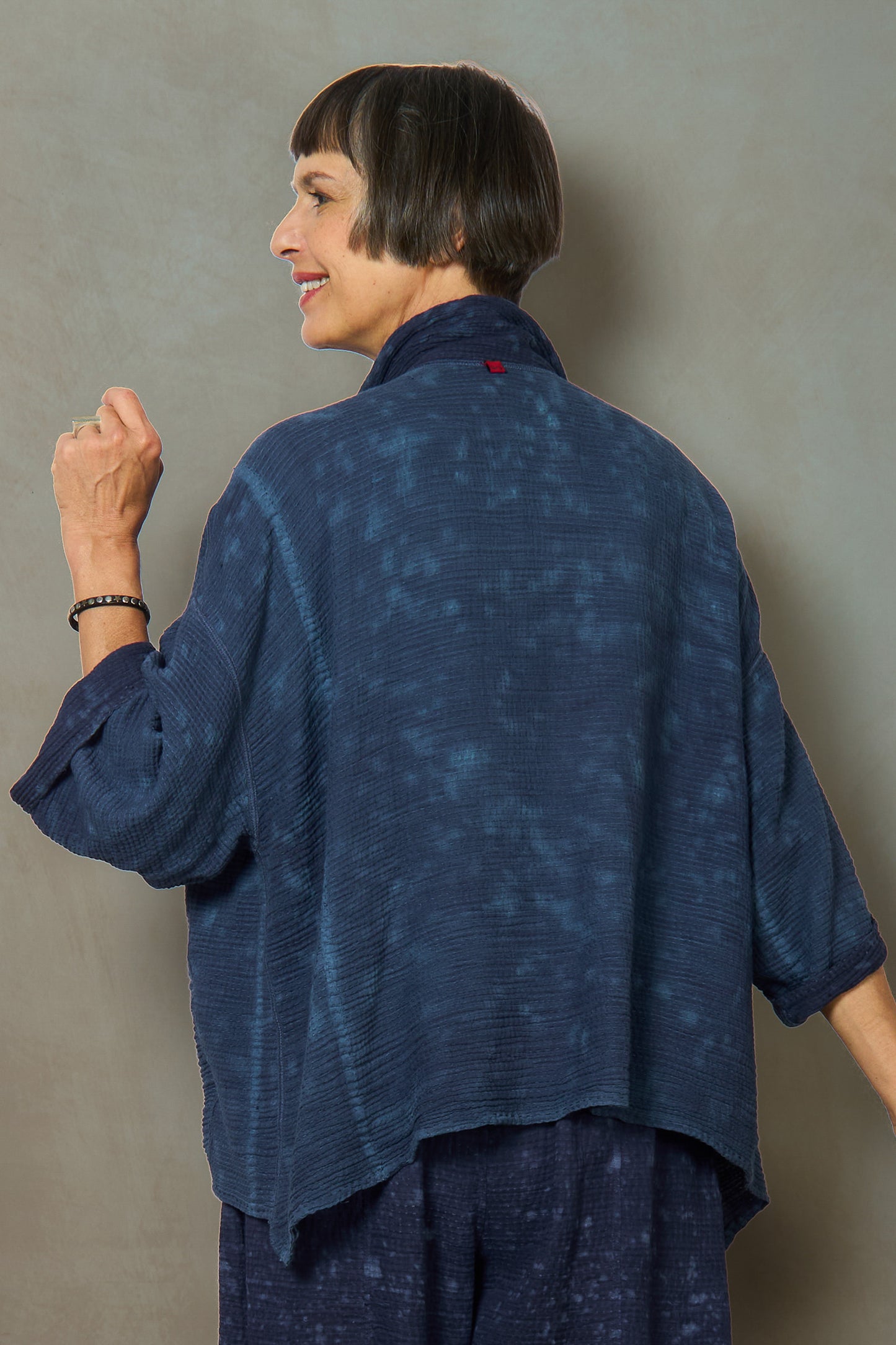 SAND SUN DYE RIPPLE KANTHA CROPPED TENT SHIRT - rs2596-blu -