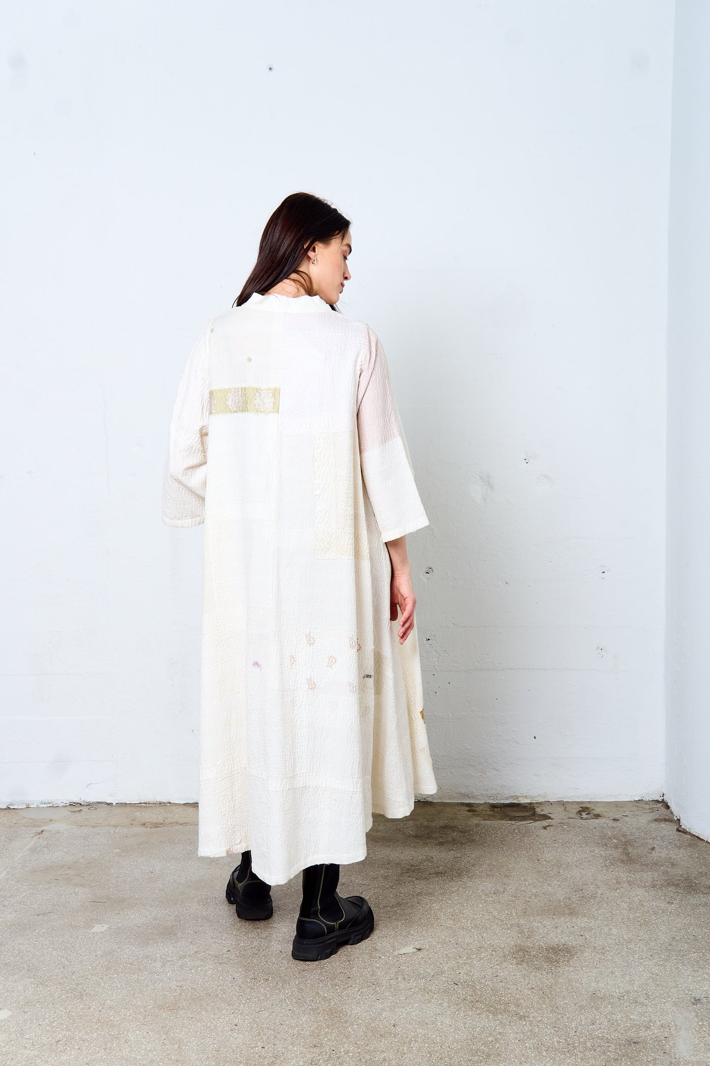 FRAYED PATCH KANTHA V-NECK FLARE SLEEVE DRESS - fi2445-ivy -