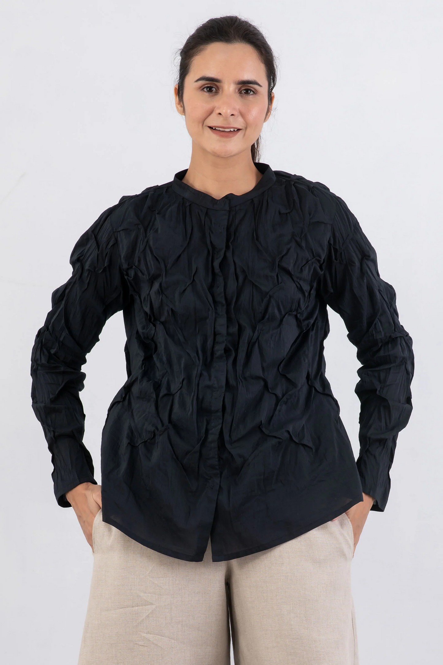 DYED COTTON SILK VOILE WAVY TUCK BANDCOLLAR SHRT - dc1554-blk -