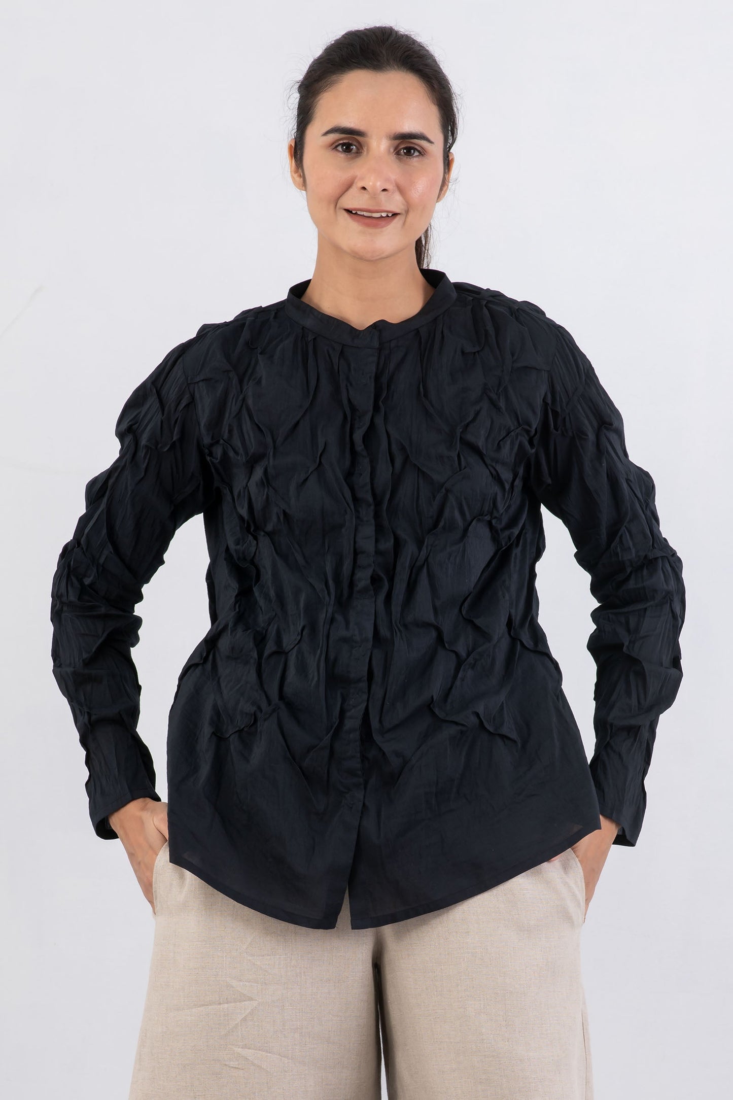 DYED COTTON SILK VOILE WAVY TUCK BANDCOLLAR SHRT - dc1554-blk -