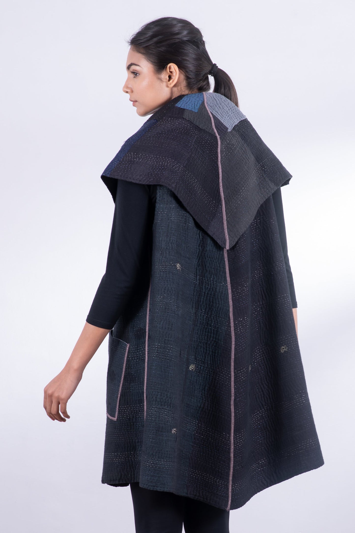 TWO TONE PATCH KANTHA CIRCULAR VEST - tn4201-blk -