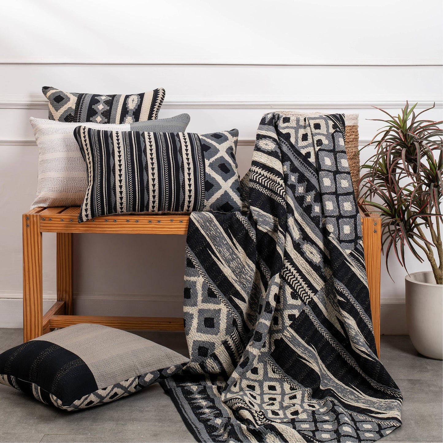 Monotone Ikat Handmade Vintage Kantha Throw - Black