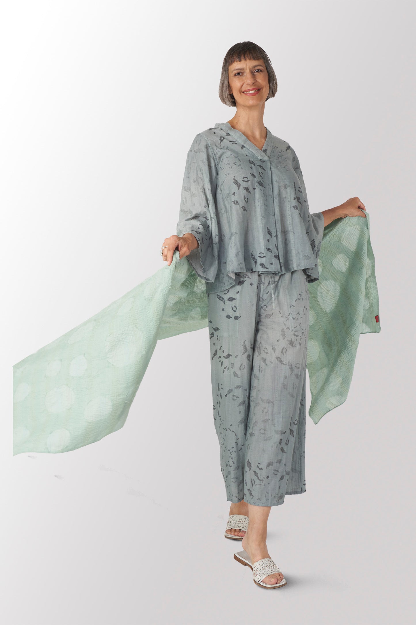 CUT THROUGH DOT AND HOLES KANTHA SHAWL MEDIUM - cd2802-grn -