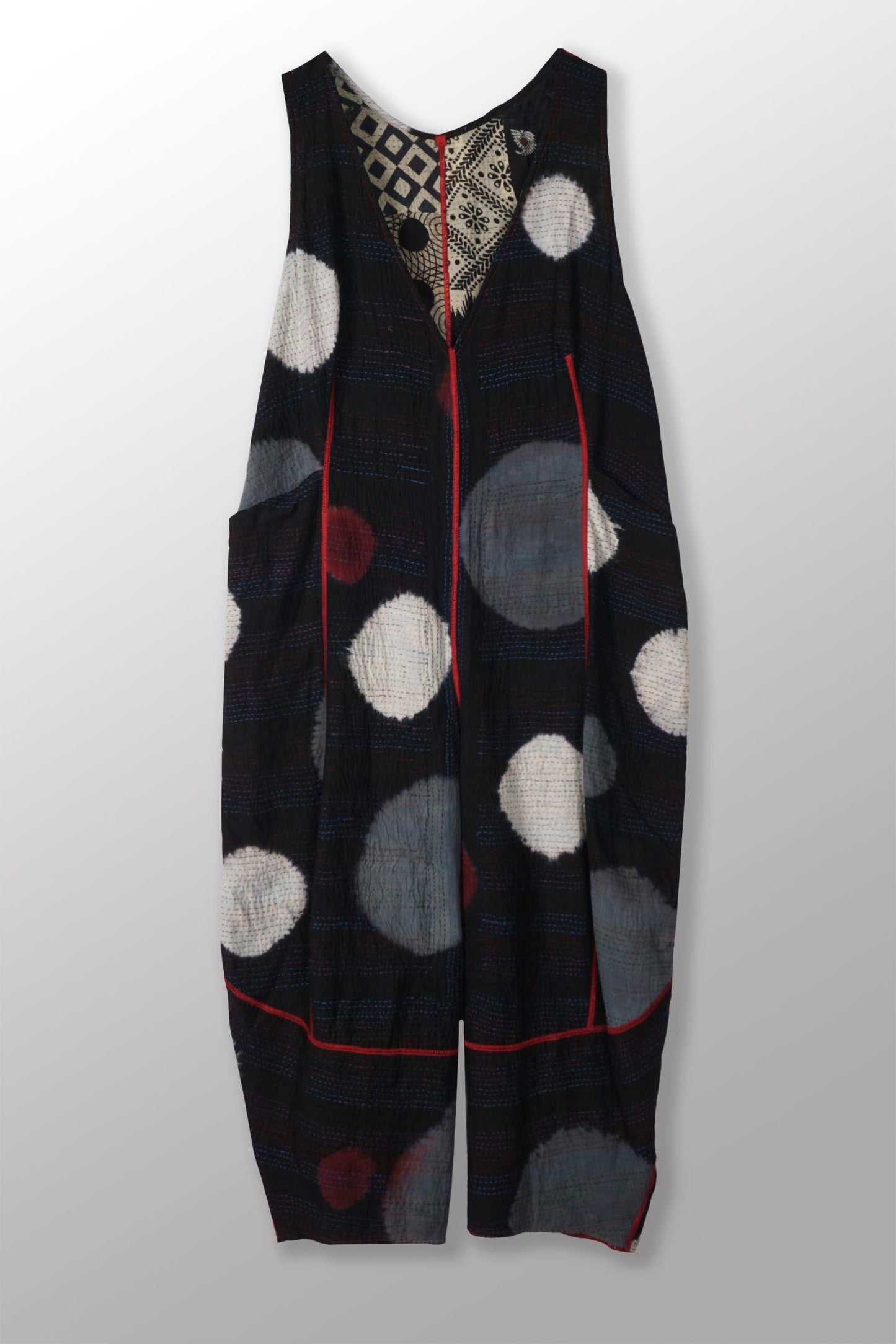 PATCH & CIRCLE PRINT KANTHA V-NECK JUMPER - pc2622-blk -