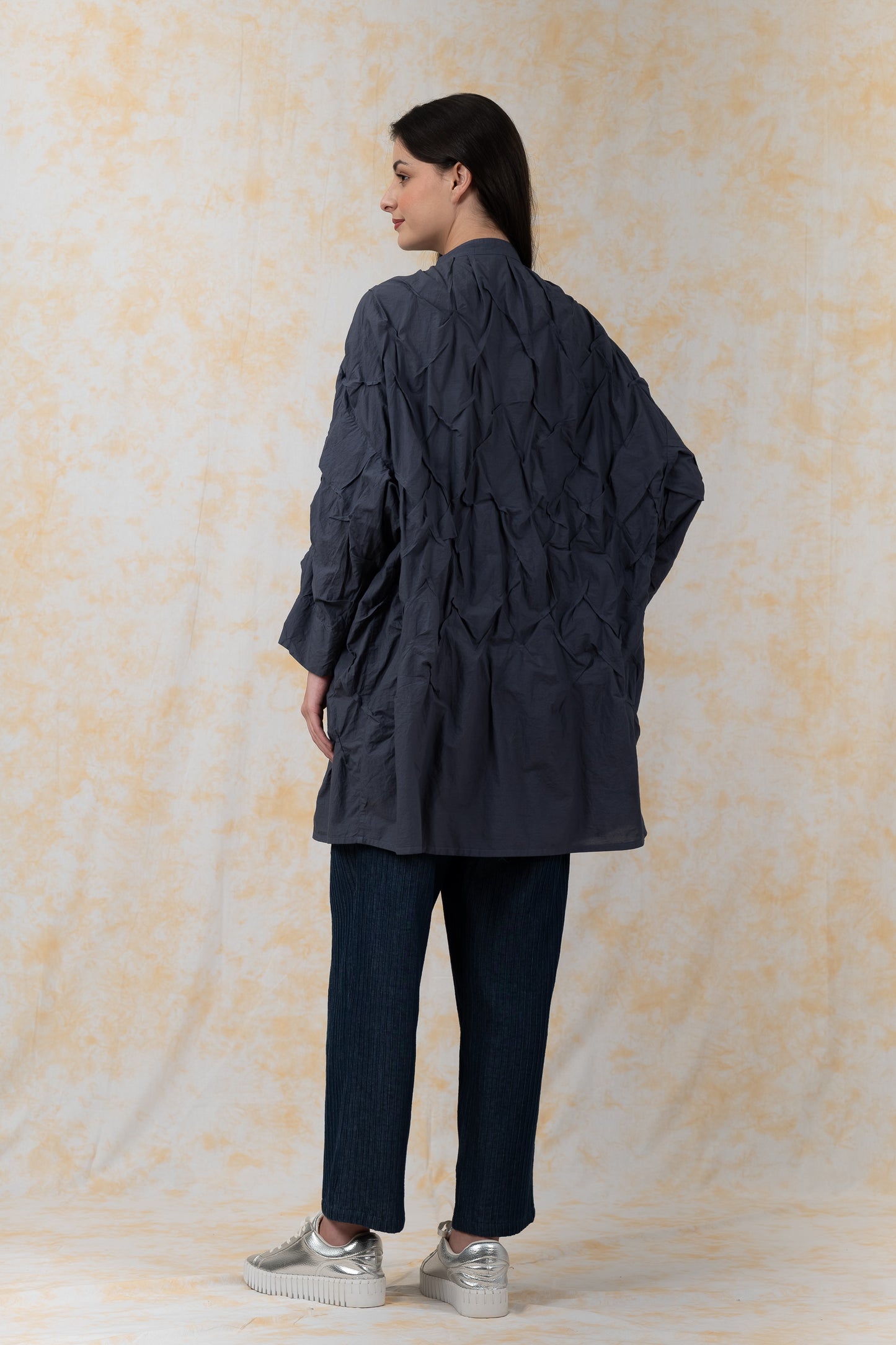 POLISHED COTTON WAVY TUCK-OVERSIZED SHIRT - bl-wl1555-gry-