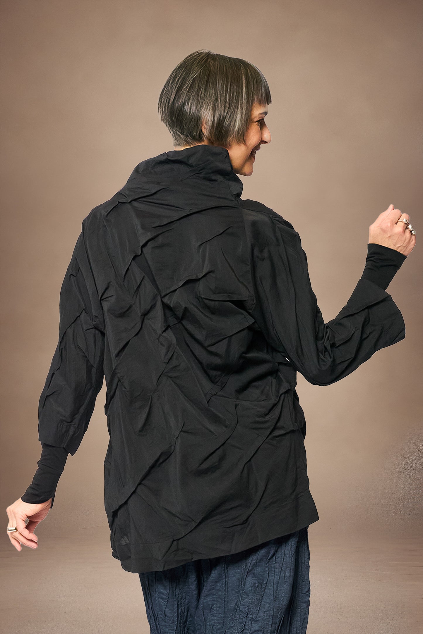 POLISHED COTTON WAVY TUCK PULLOVER - wl1552-blk -