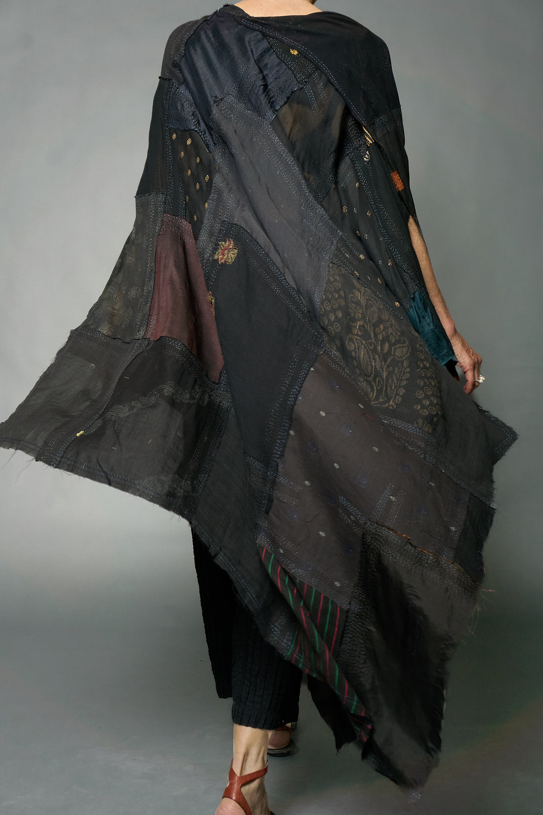 MOSAIC TILE PATCH KANTHA DOUBLE SCARF PONCHO - mt1j112-blk -