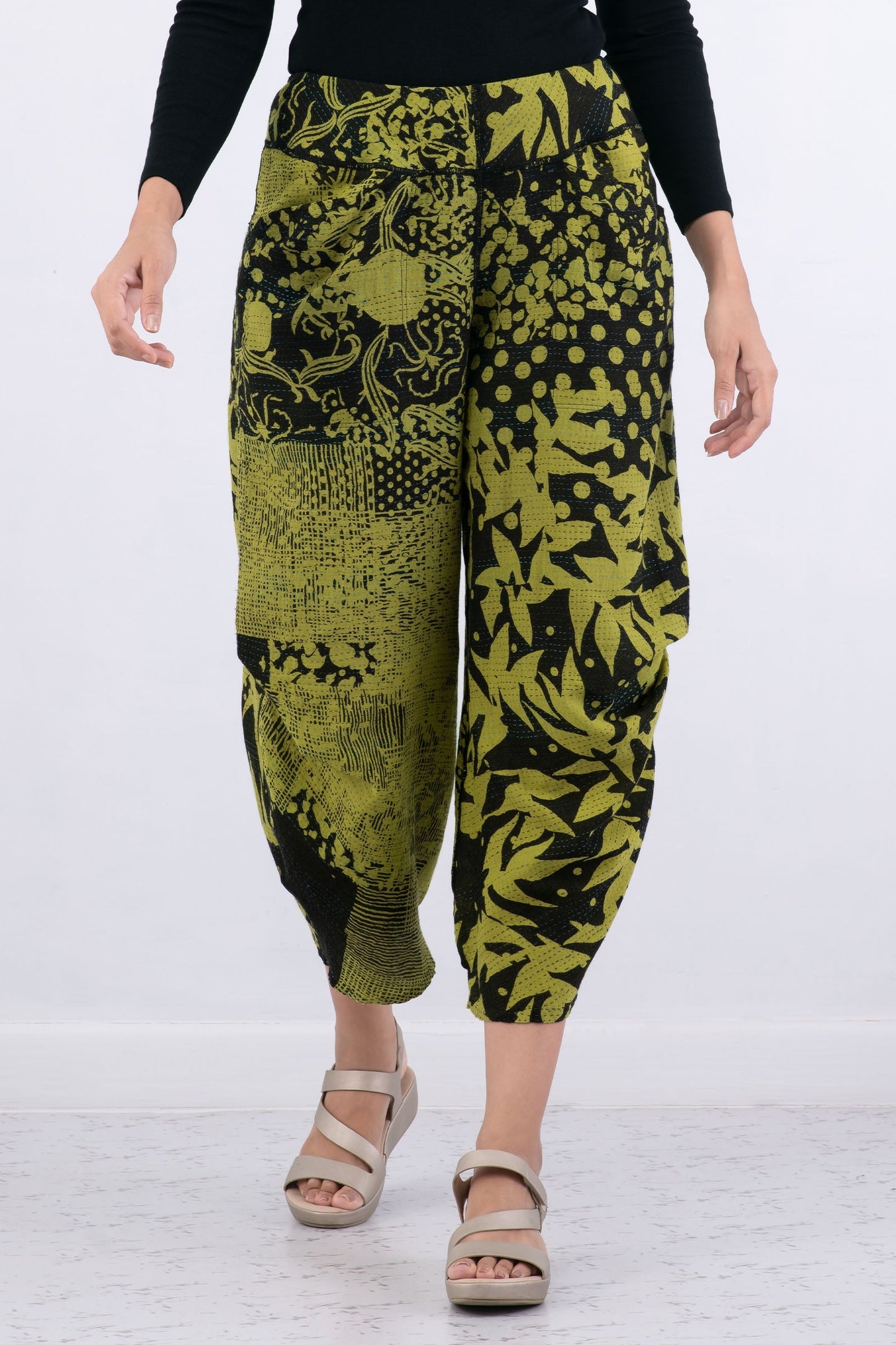MONOTONE TWILIGHT PRINT KANTHA KNEE TUCKED PANTS - tp2625-cha -