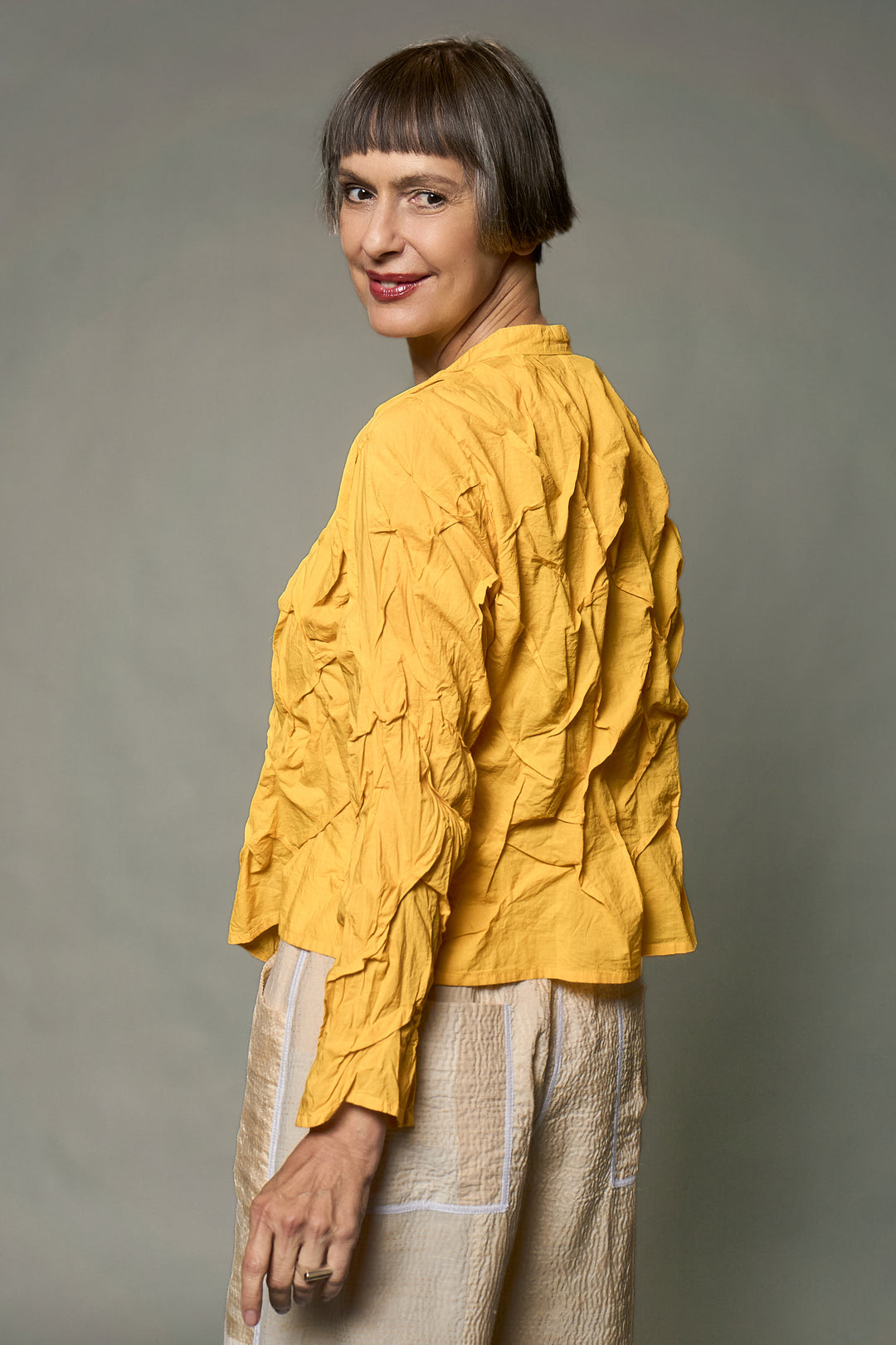 POLISHED COTTON WAVY CROPPED BAND COLLAR SHRT-NON DYED - wl1t109-ylw -