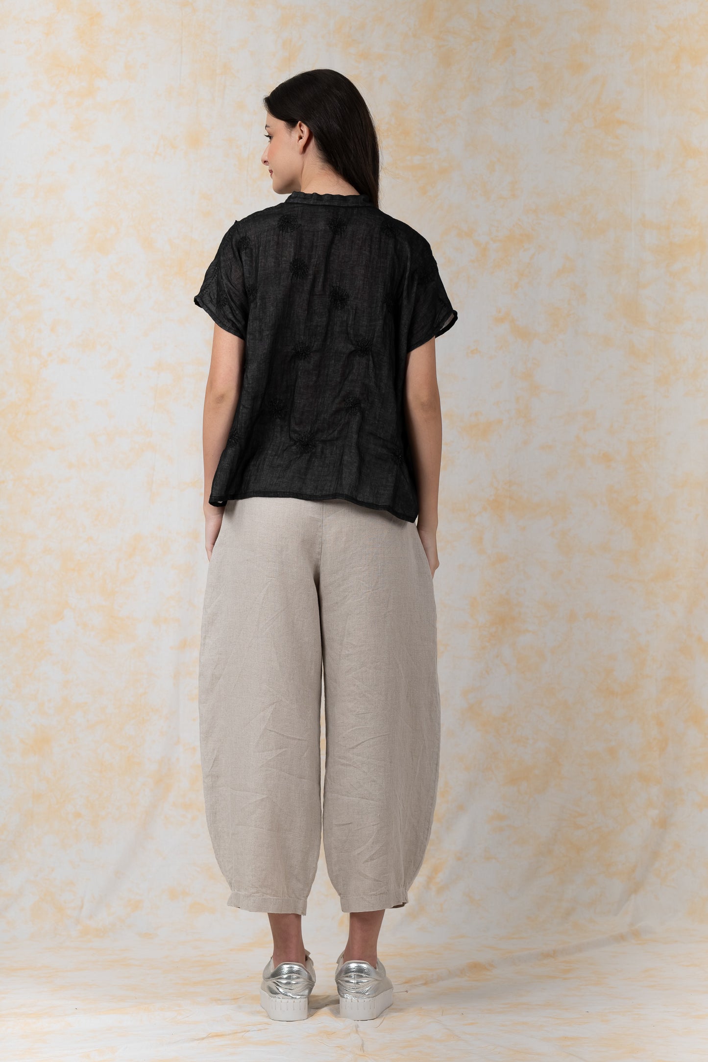 GARMENT SPIRAL KANTHA VOILE -V-NECK BINDING COLLAR TOP - bl-gg2589-blk-