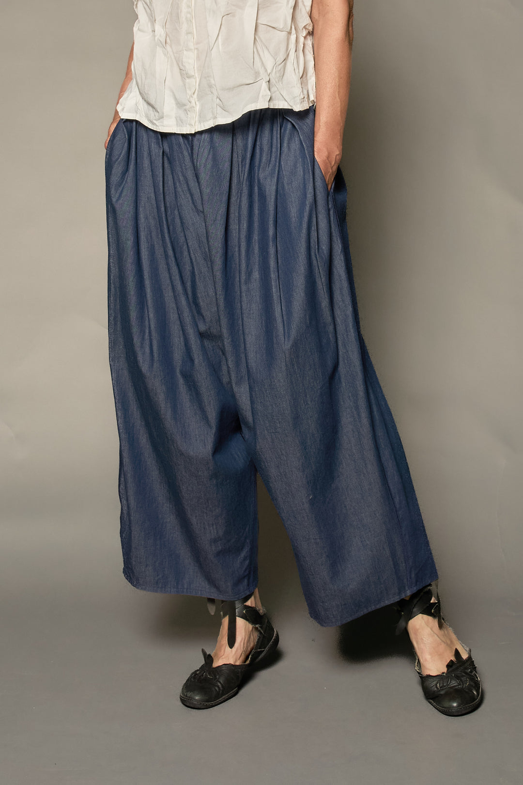 DUNGAREE DENIM COTTON TUCKED GATHER PANTS - ad1677-nvy -