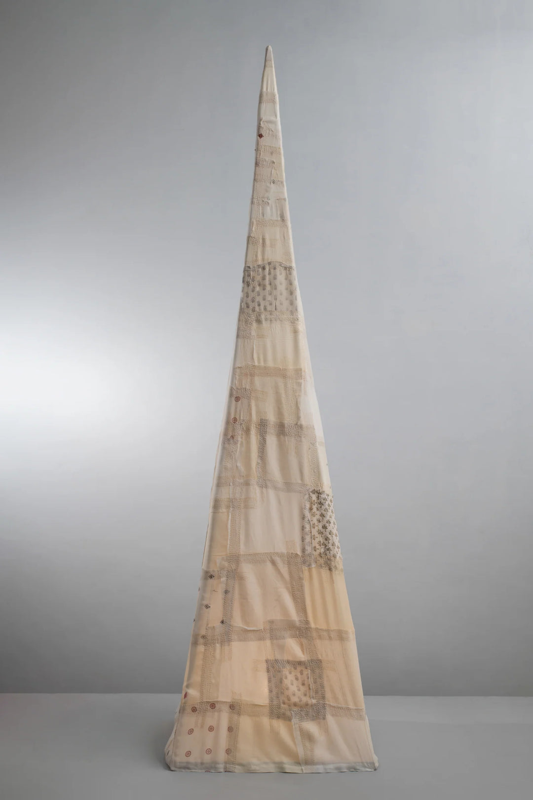 Vintage Fray Patch floor Lamp Pyramid