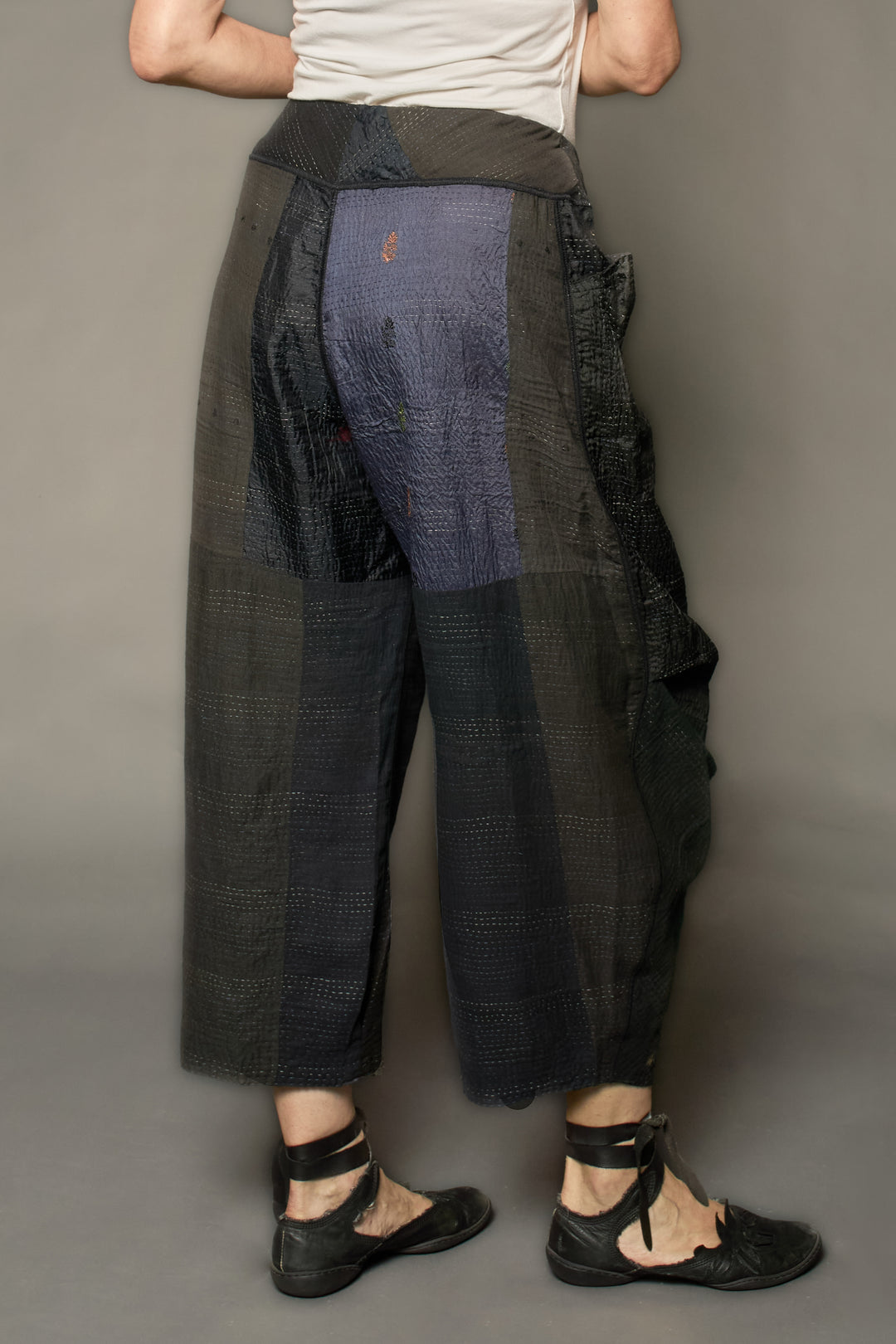 JAIPUR PATCH KANTHA KNEE TUCKED PANTS - jp2625-blk -