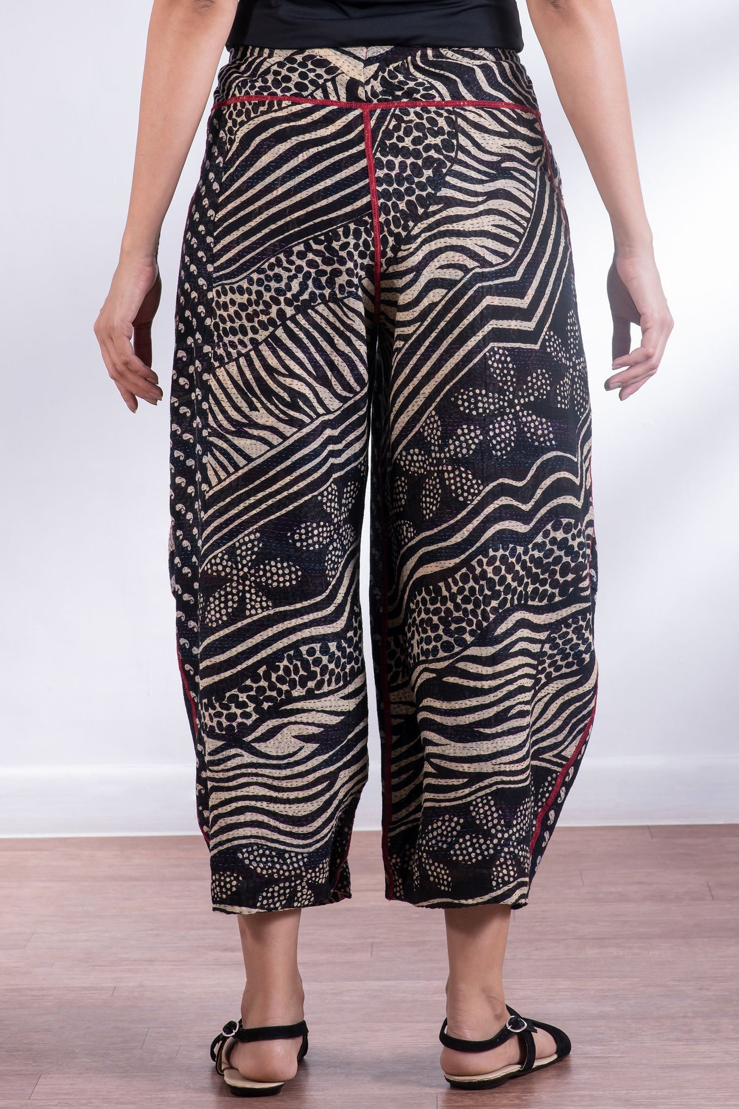 PATCHED PRINT KANTHA KNEE TUCKED PANTS - pp2625-blk -