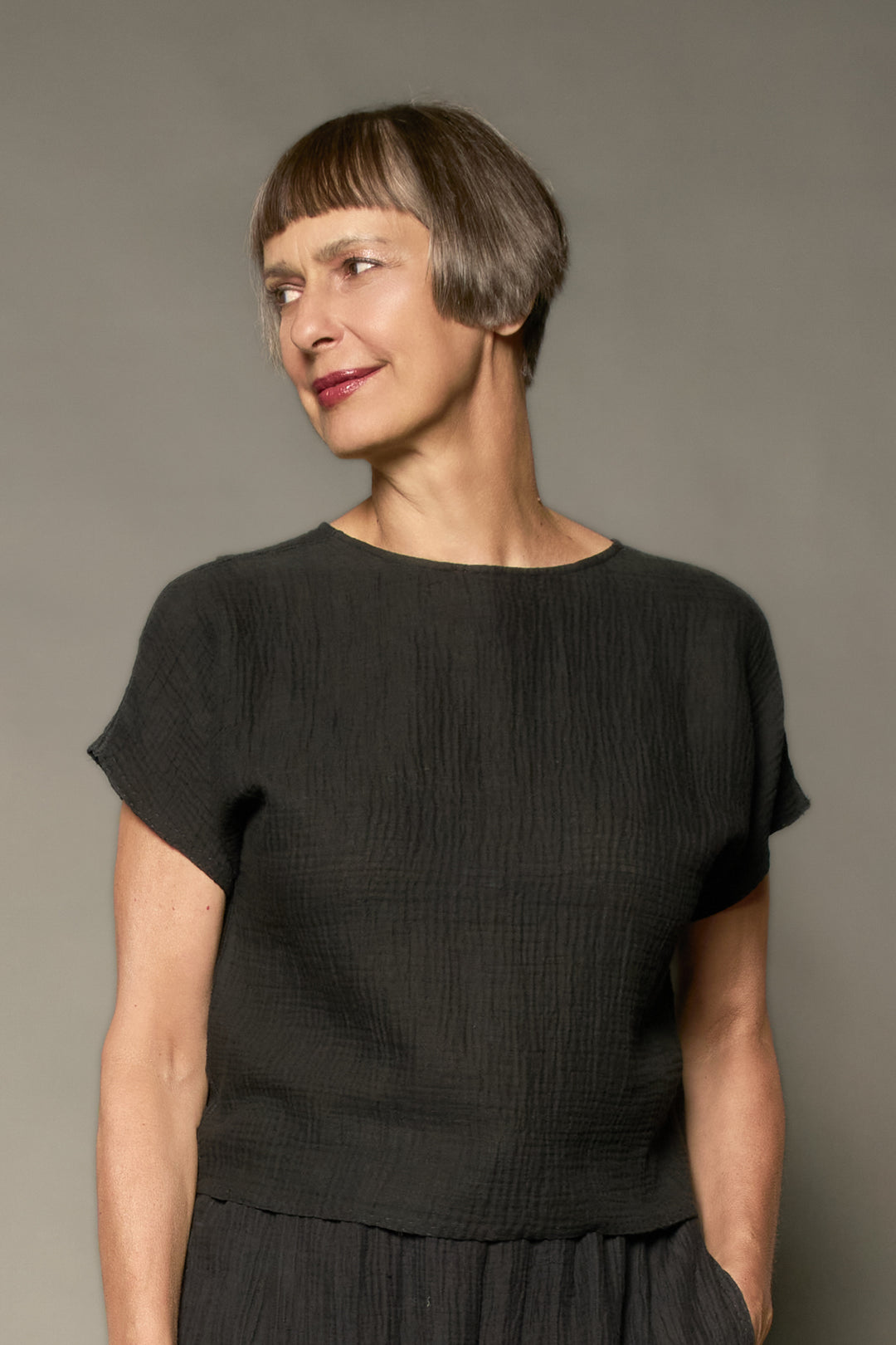RIPPLE KANTHA ESSENTIAL CREW BLOUSE - rp2t110-blk -