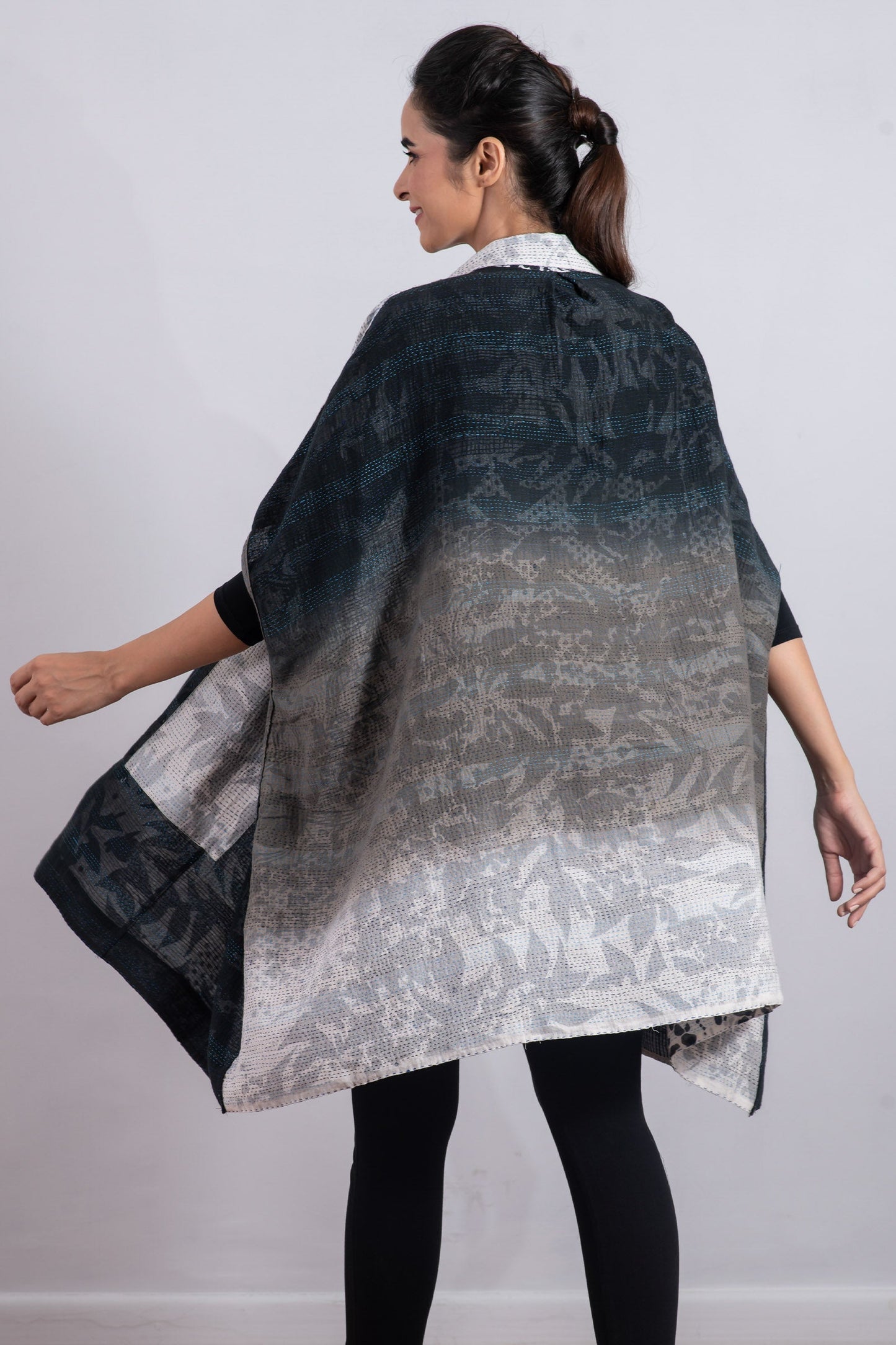 MONOTONE TWILIGHT PRINT KANTHA SHIRT PONCHO - tp2545-wht -
