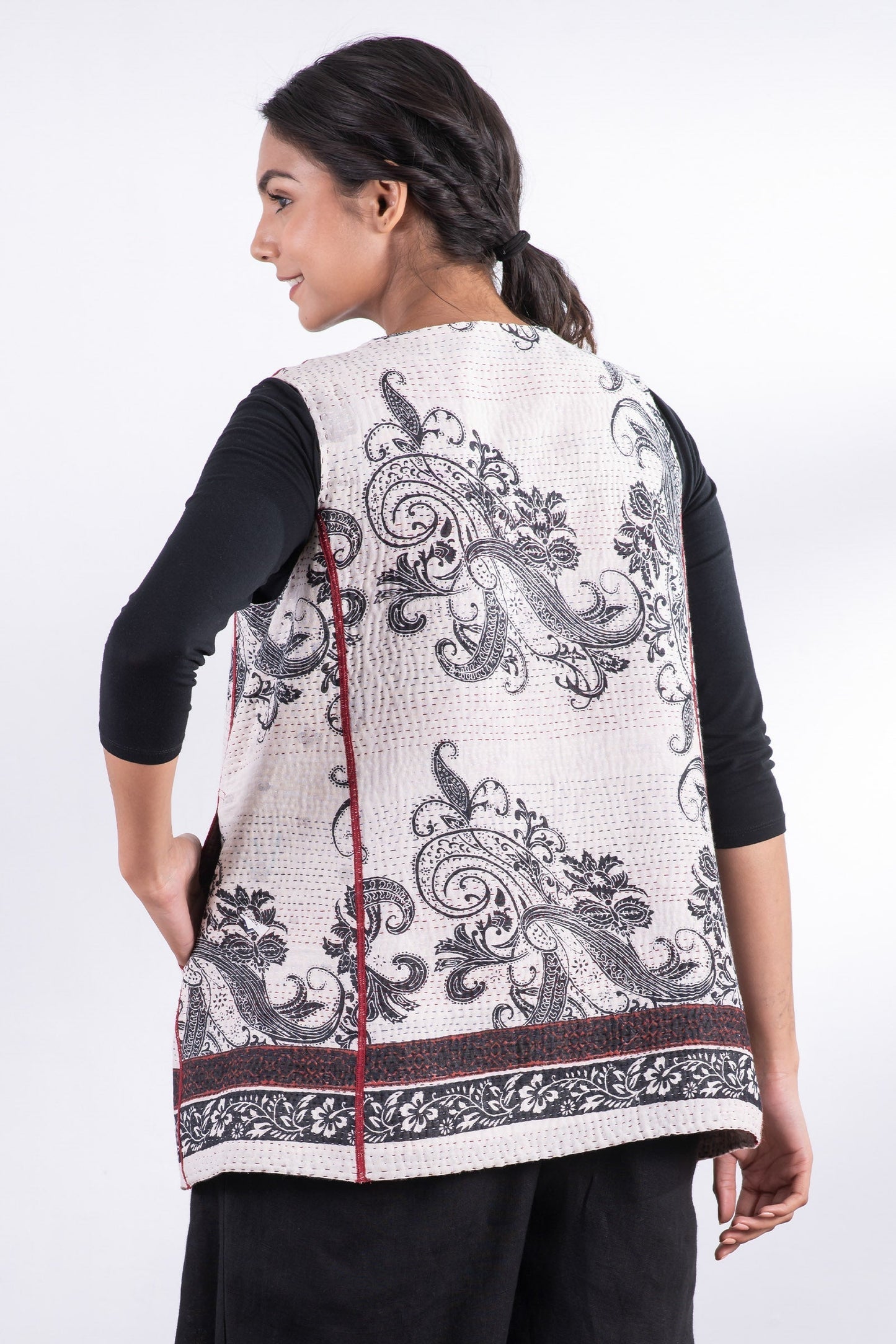 PAISLEY & PATCH KANTHA CREW NECK FITTED VEST MEDIUM - py4233-wht -