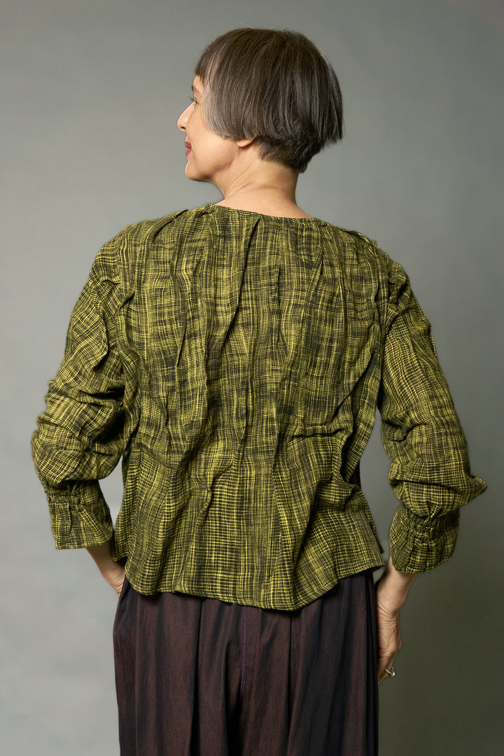 WOVEN TWO TONE COTTON WAVY TUCK V-NECK BLOUSE-NON DYED - wt1575-ylw -
