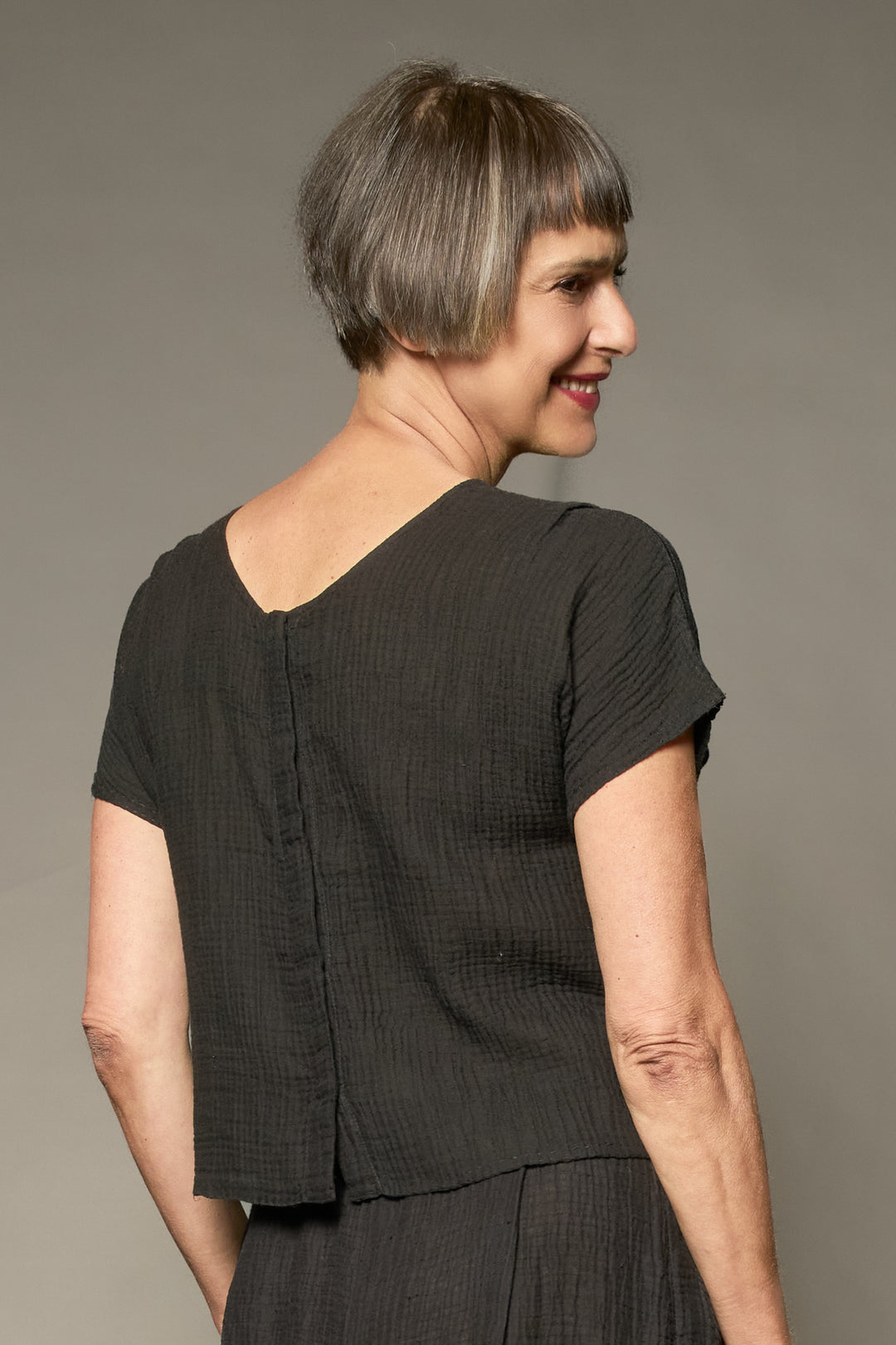 RIPPLE KANTHA ESSENTIAL CREW BLOUSE - rp2t110-blk -