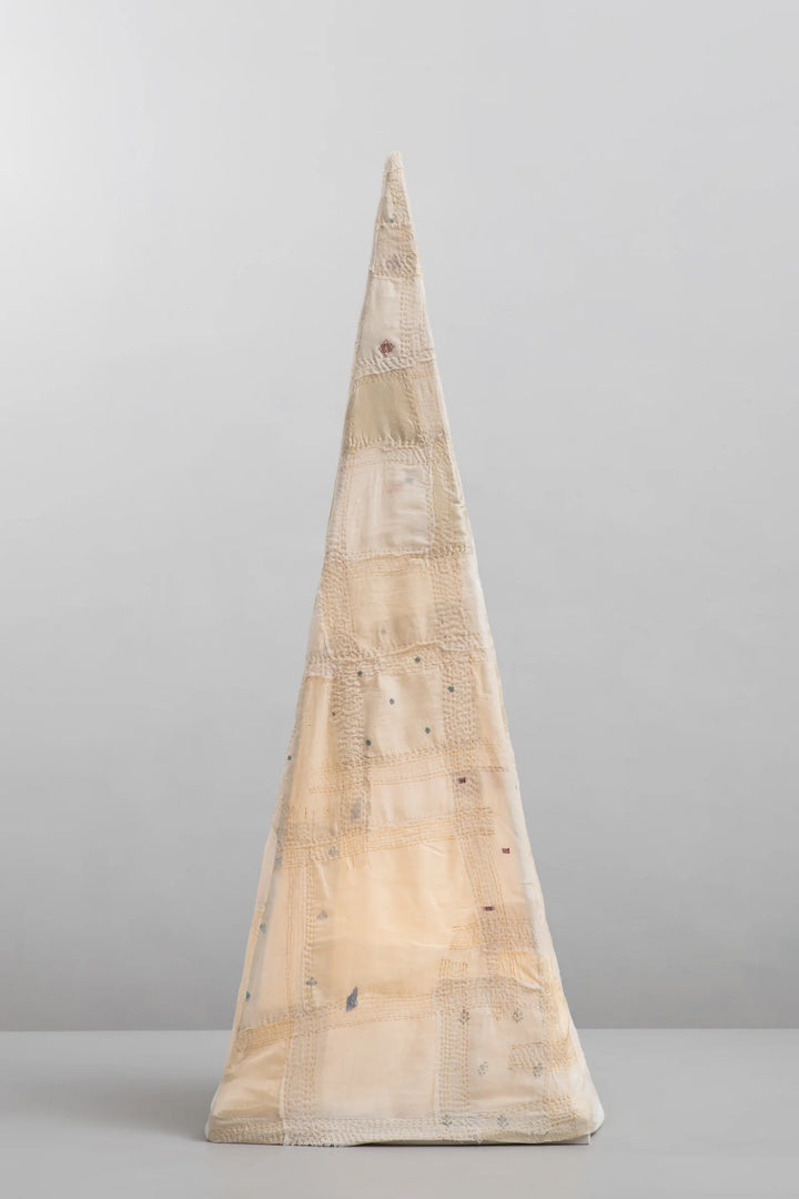 Vintage Fray Patch floor Lamp Pyramid