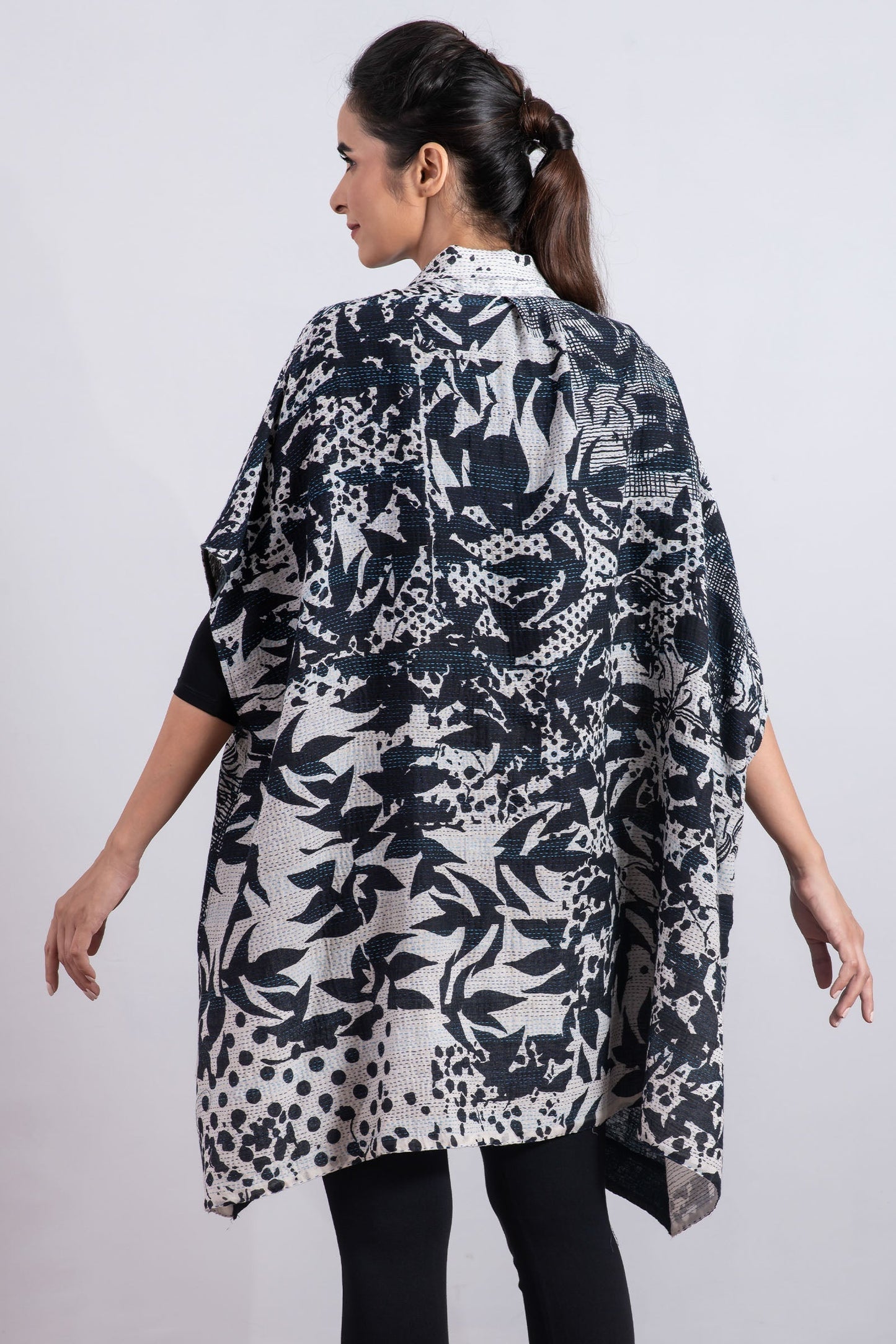 MONOTONE TWILIGHT PRINT KANTHA SHIRT PONCHO - tp2545-wht -