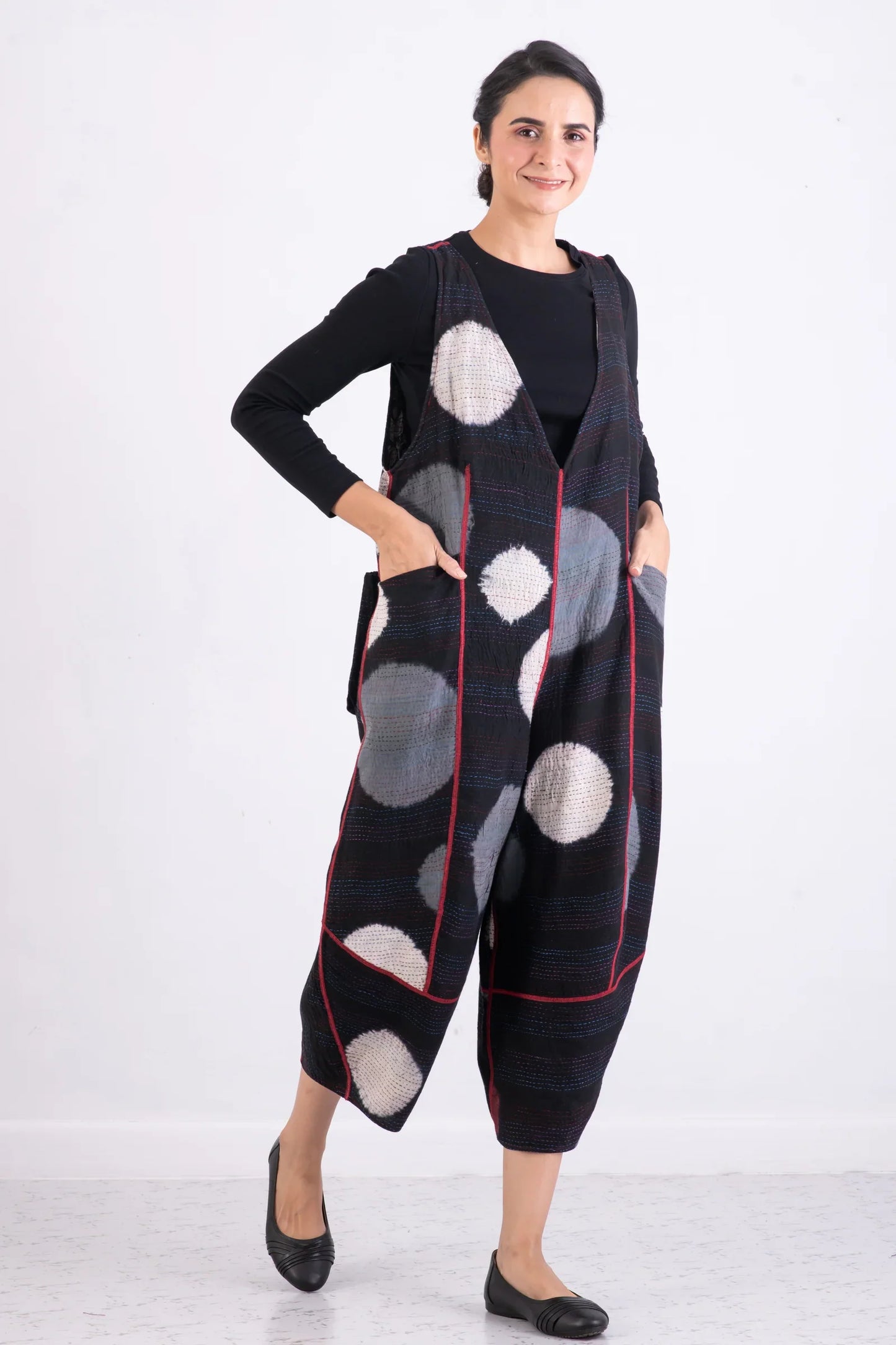 PATCH & CIRCLE PRINT KANTHA V-NECK JUMPER - pc2622-blk -