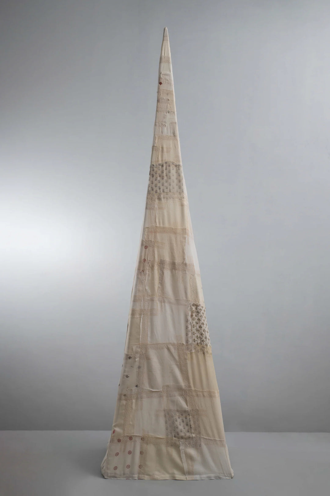 Vintage Fray Patch floor Lamp Pyramid