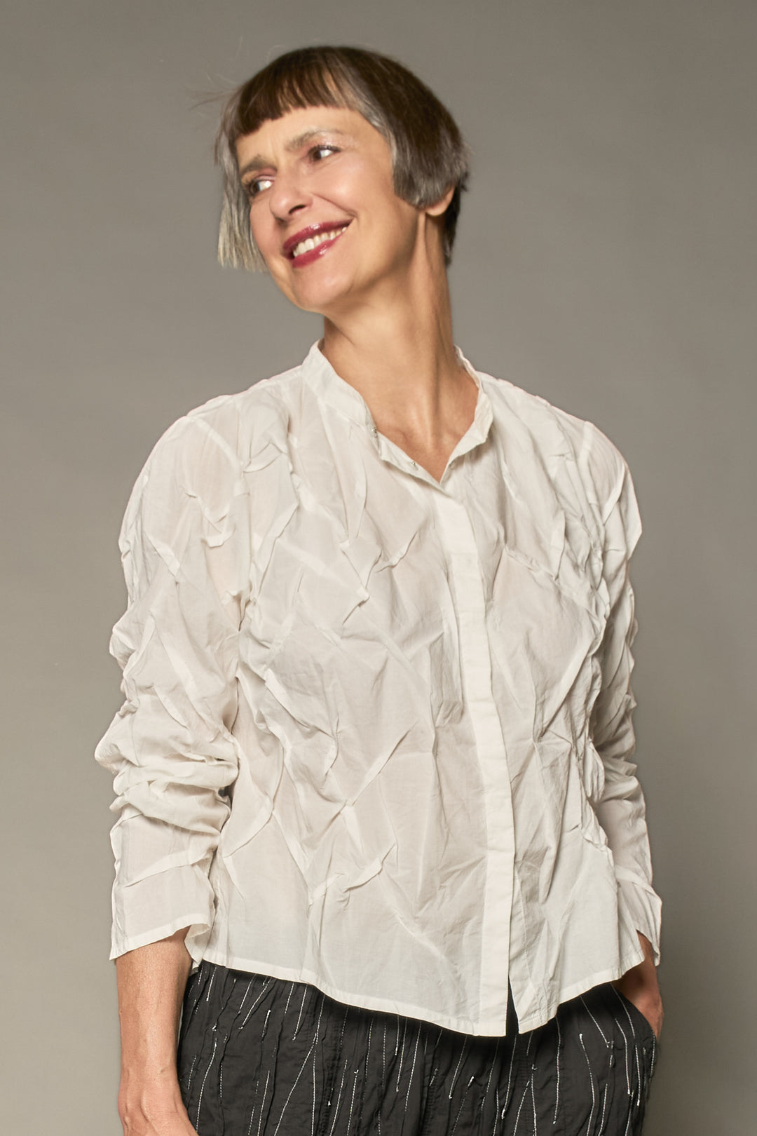 POLISHED COTTON WAVY CROPPED BAND COLLAR SHRT-NON DYED - wl1t109-wht -