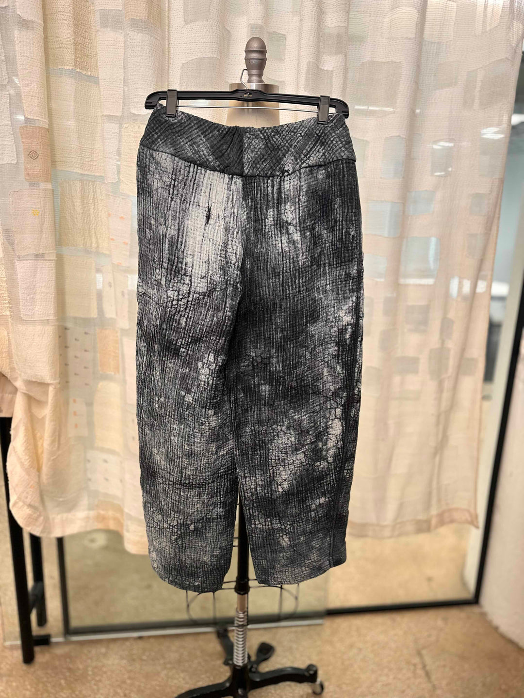 MUD DYE RIPPLE KANTHA NEW LANTERN PANTS - yp4651-gry -