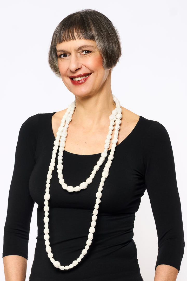 COLLIER LONG VINTAGE EN SOIE KANTHA AVEC PERLES NOUÉES - sv2707-ivy -