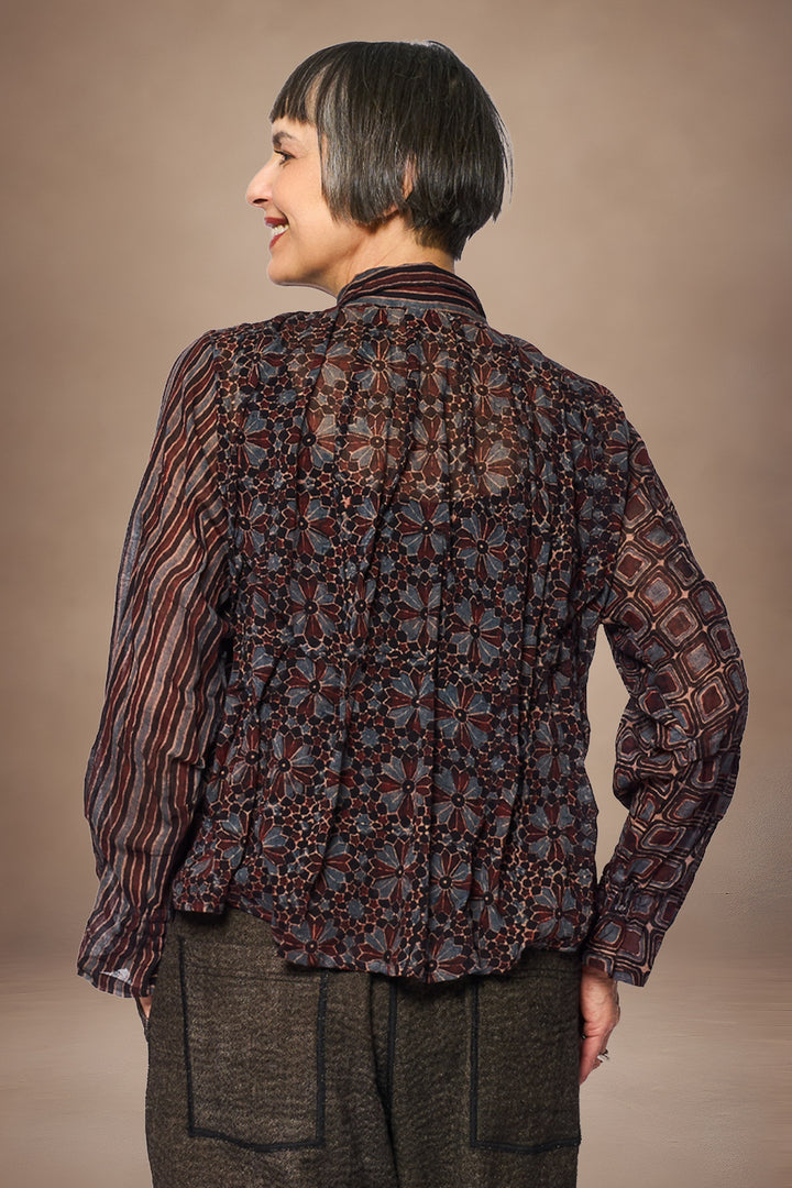 Ajrakh Wavy Tuck Cropped Shrit