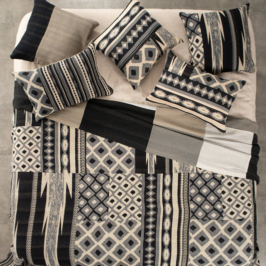 Monotone Ikat Handmade Vintage Kantha Black Quilts