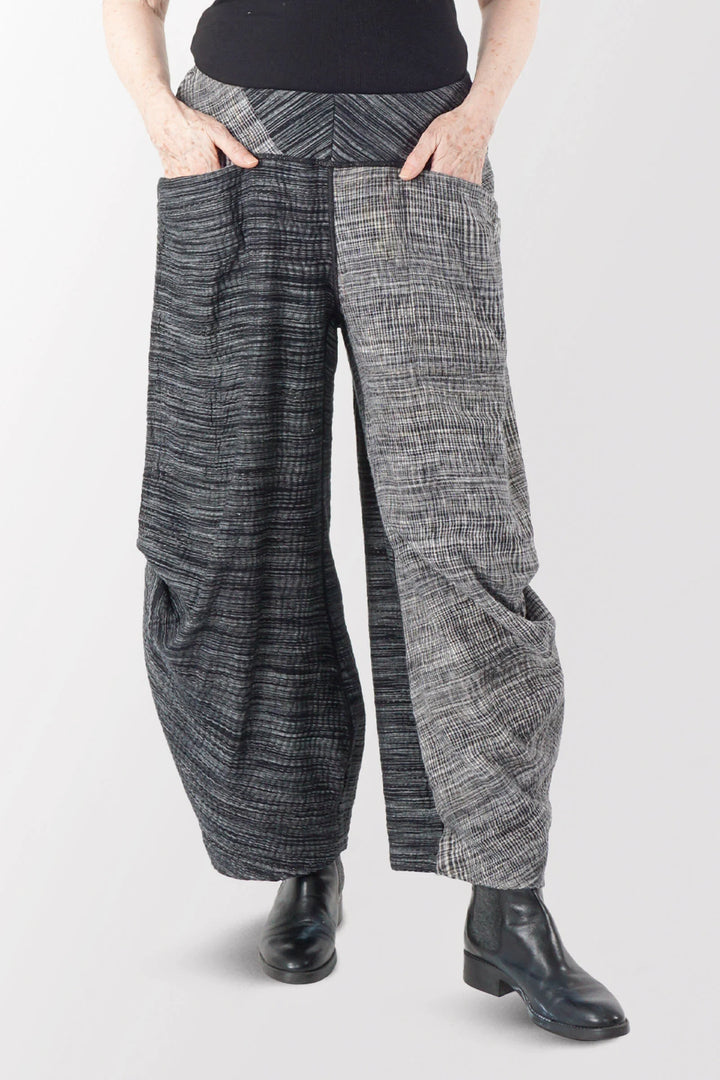 WOVEN IKAT &amp; FRAYED PATCH KANTHA  KNEE TUCKED PANTS - wk4625-gry -
