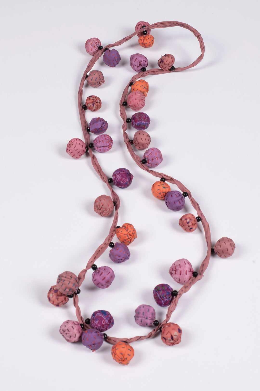 COLLIER LONG EN SOIE VINTAGE KANTHA TWIGG - sv2720-pik -