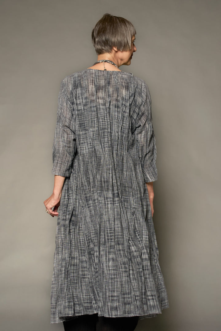WOVEN TWO TONE COTTON WAVY TUCK TUCK CROPPED SLV. DRESS - wt1434-blk -