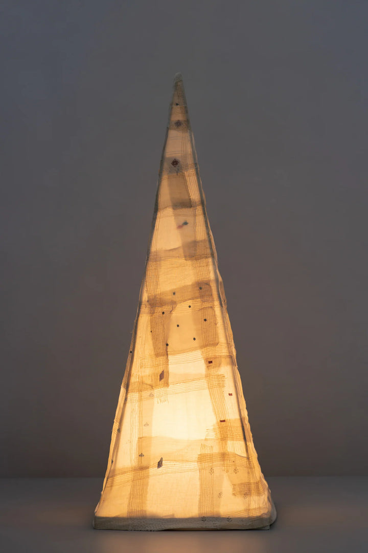 Vintage Fray Patch floor Lamp Pyramid