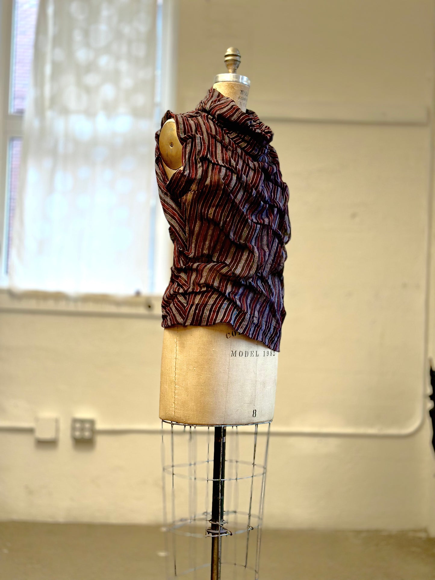 AJRAKH STRIPE WAVY TUCK SHELL TOP - at1553-blk -