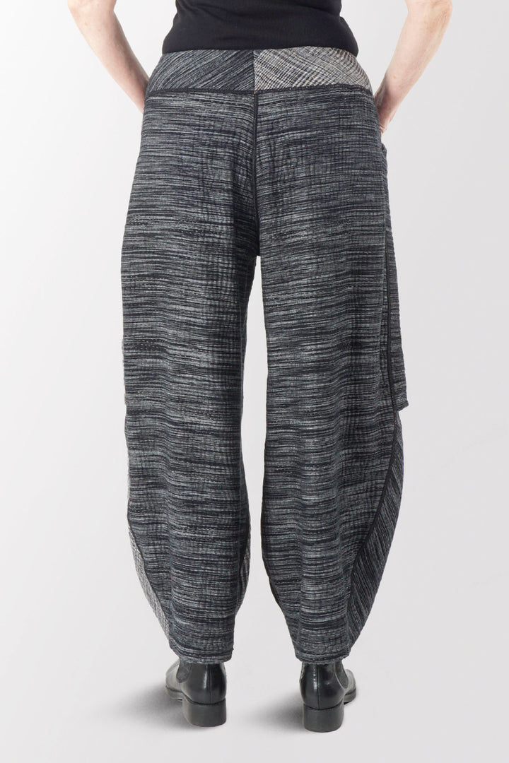 WOVEN IKAT &amp; FRAYED PATCH KANTHA  KNEE TUCKED PANTS - wk4625-gry -