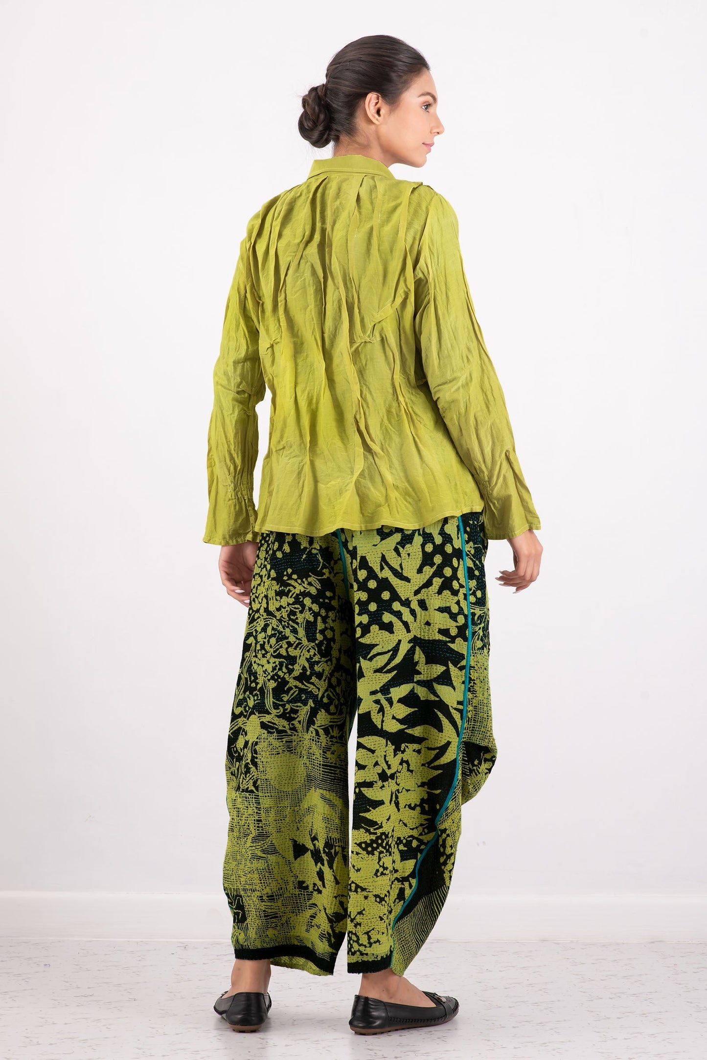 MONOTONE TWILIGHT PRINT KANTHA KNEE TUCKED PANTS - tp2625-cha -