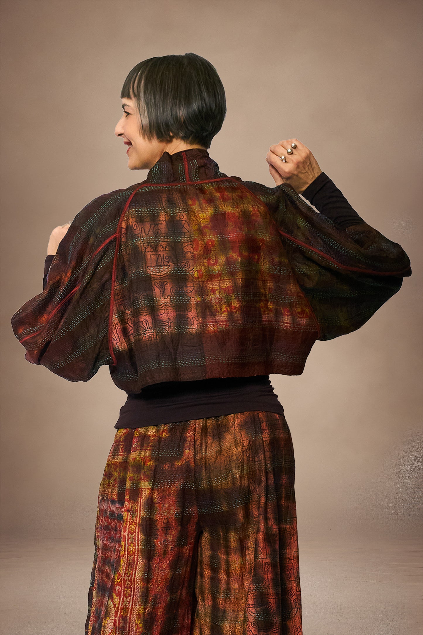 TIE DYE VINTAGE SILK KANTHA PUFF SLV. SHRUG - st-sv2062-brn -