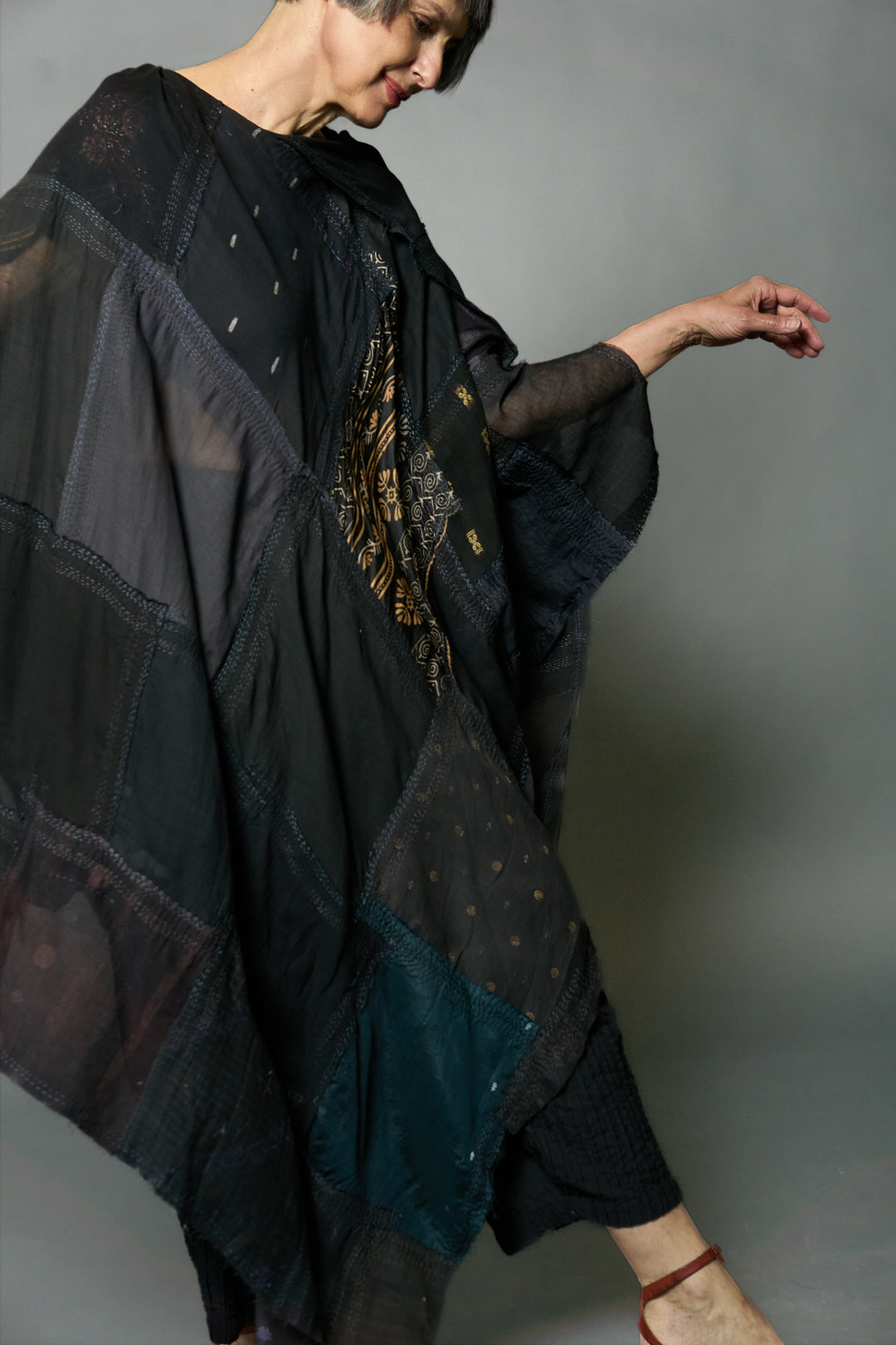 MOSAIC TILE PATCH KANTHA DOUBLE SCARF PONCHO - mt1j112-blk -