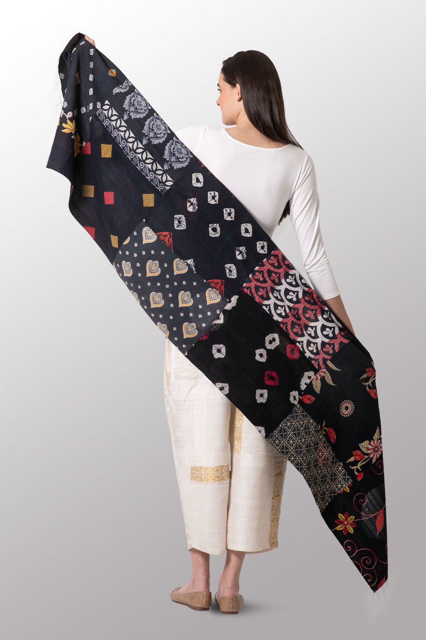 PATCH & CIRCLE PRINT KANTHA SCARF STANDARD - pc2801-blk -