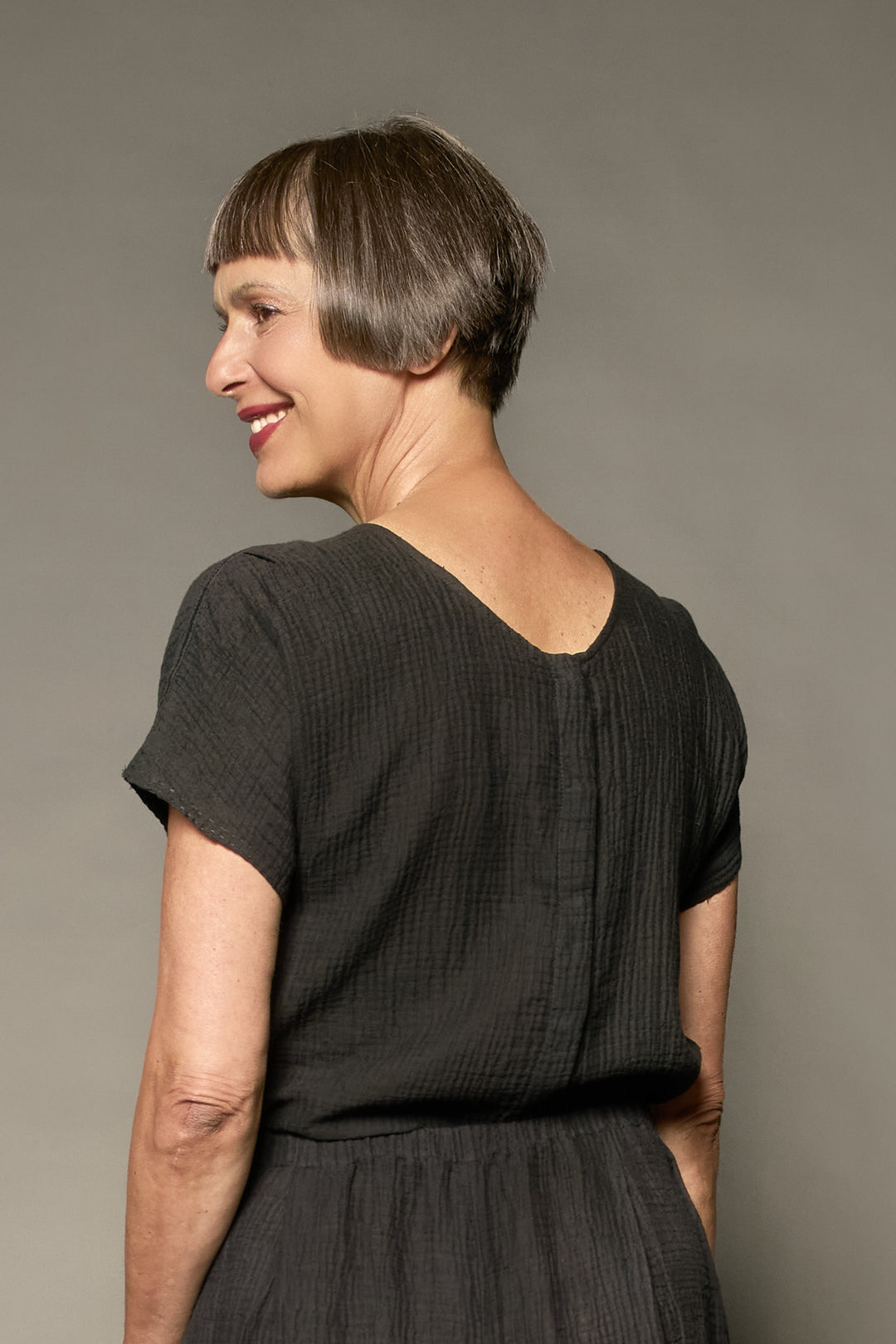 RIPPLE KANTHA ESSENTIAL CREW BLOUSE - rp2t110-blk -
