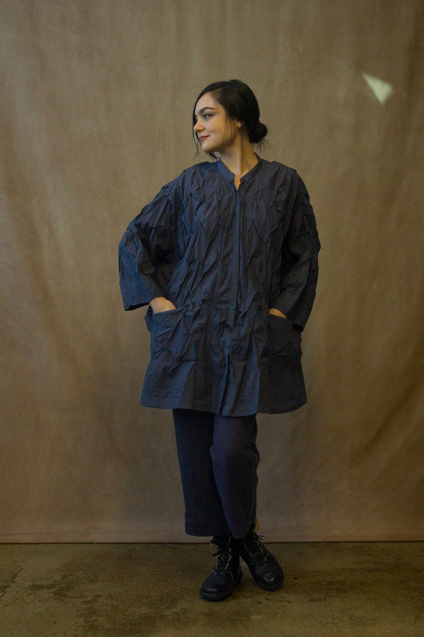 POLISHED COTTON WAVY TUCK OVERSIZED SHIRT - bl-wl1555-gry -